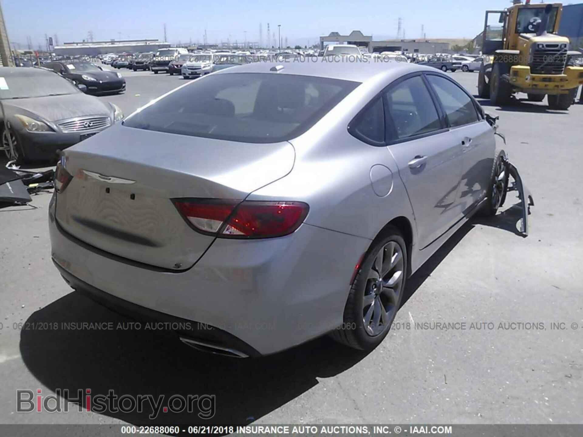 2015 Chrysler 200 - VIN: 1C3CCCBG6FN757176 - Photo 4