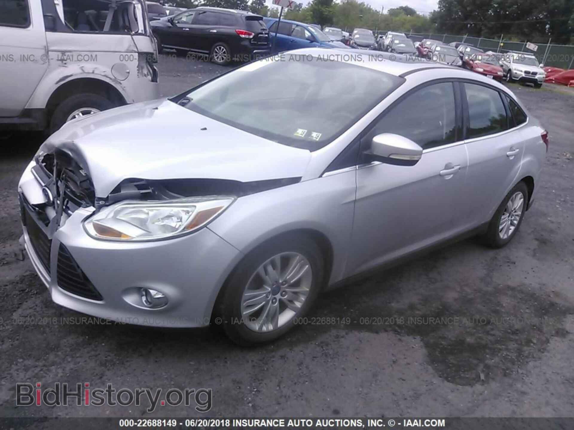 2012 Ford Focus - VIN: 1FAHP3H28CL185140 - Photo 2