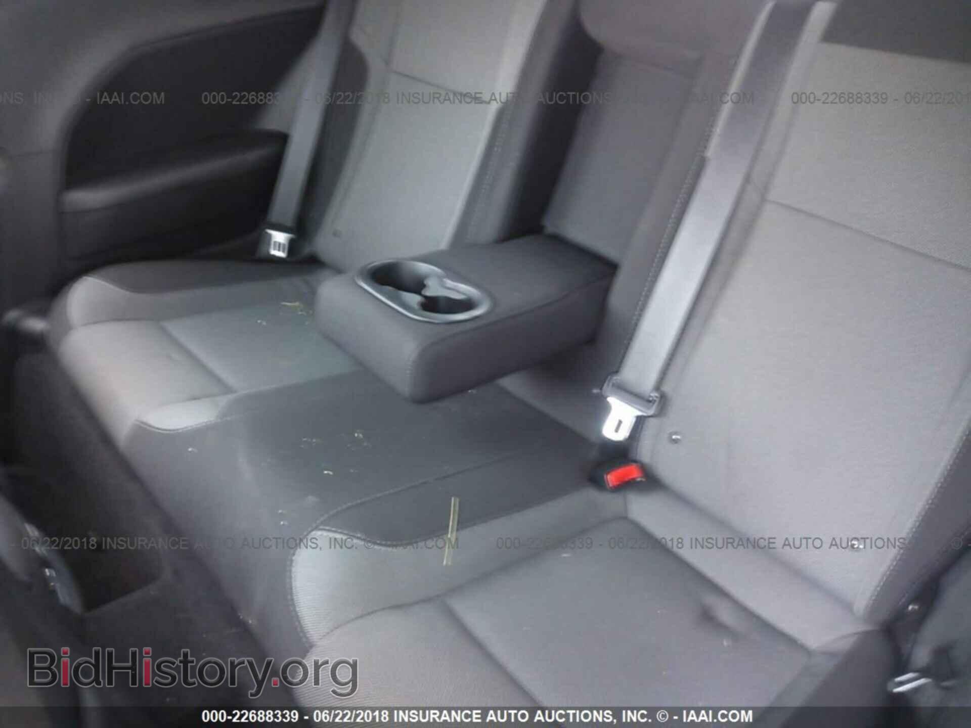 2015 Dodge Challenger - VIN: 2C3CDZAT0FH856017 - Photo 8