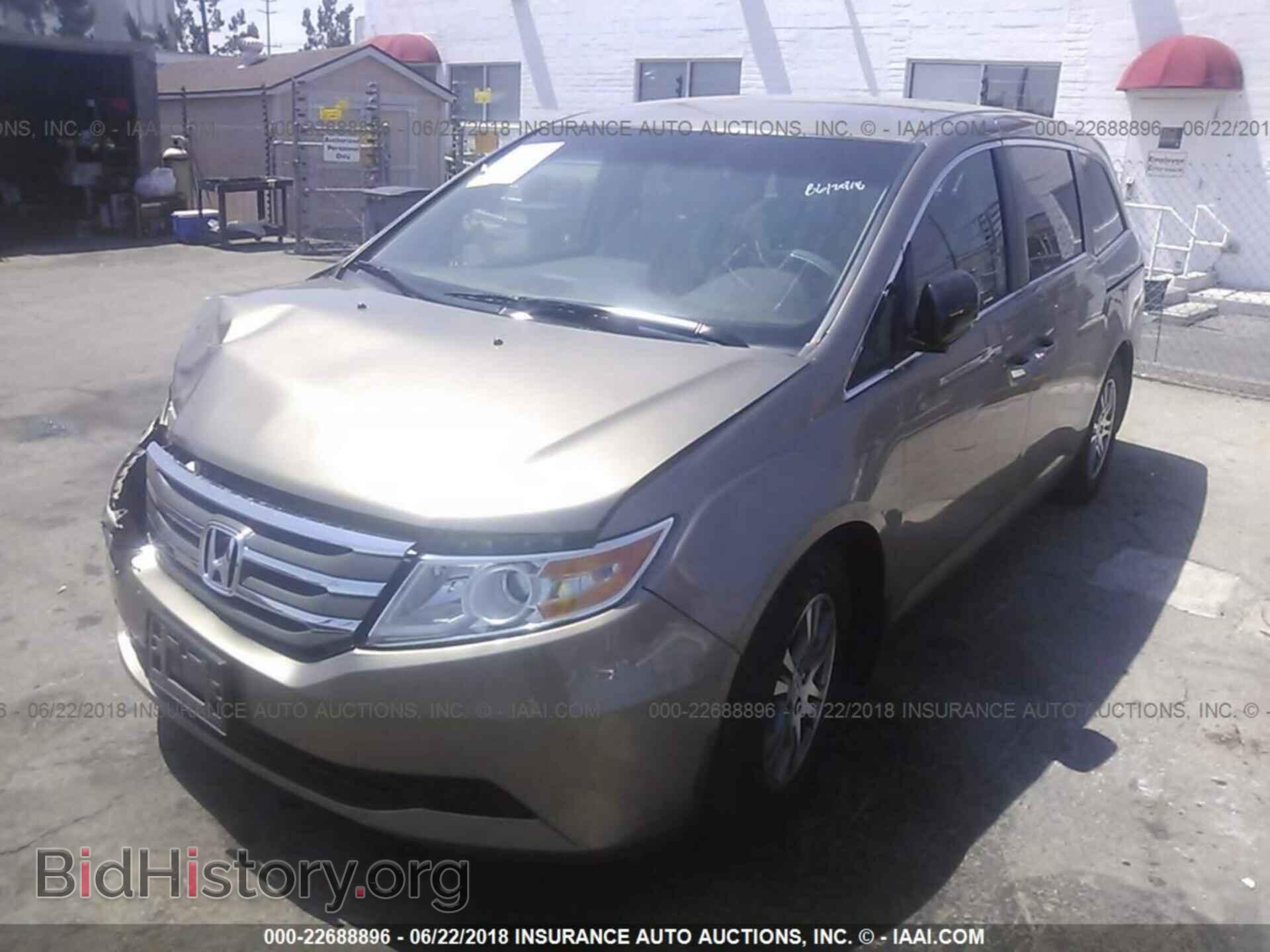 2012 Honda Odyssey - VIN: 5FNRL5H48CB024331 - Photo 2