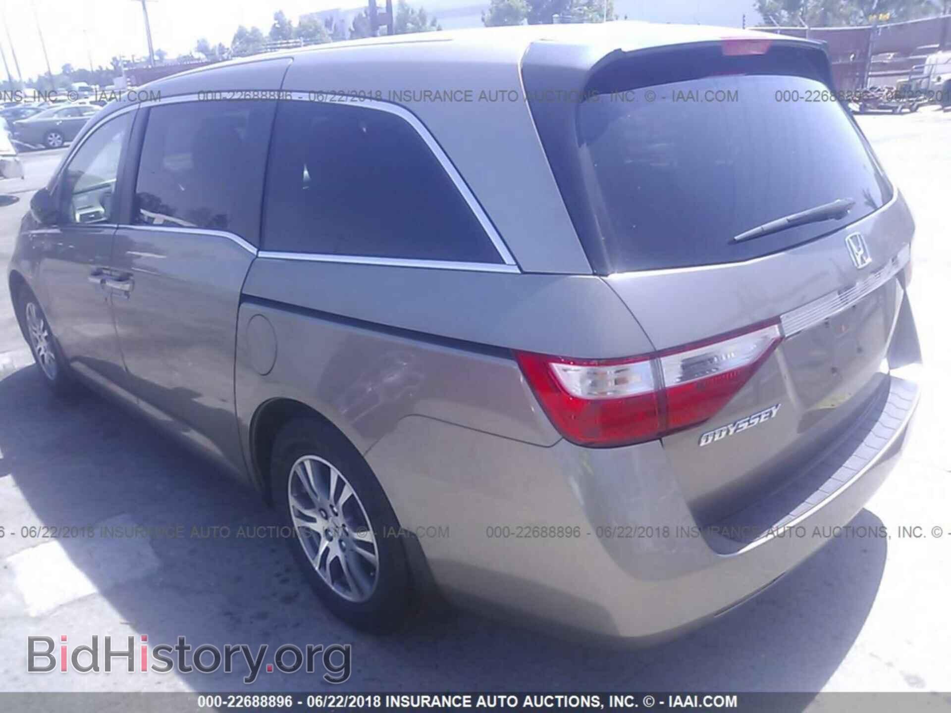 2012 Honda Odyssey - VIN: 5FNRL5H48CB024331 - Photo 3