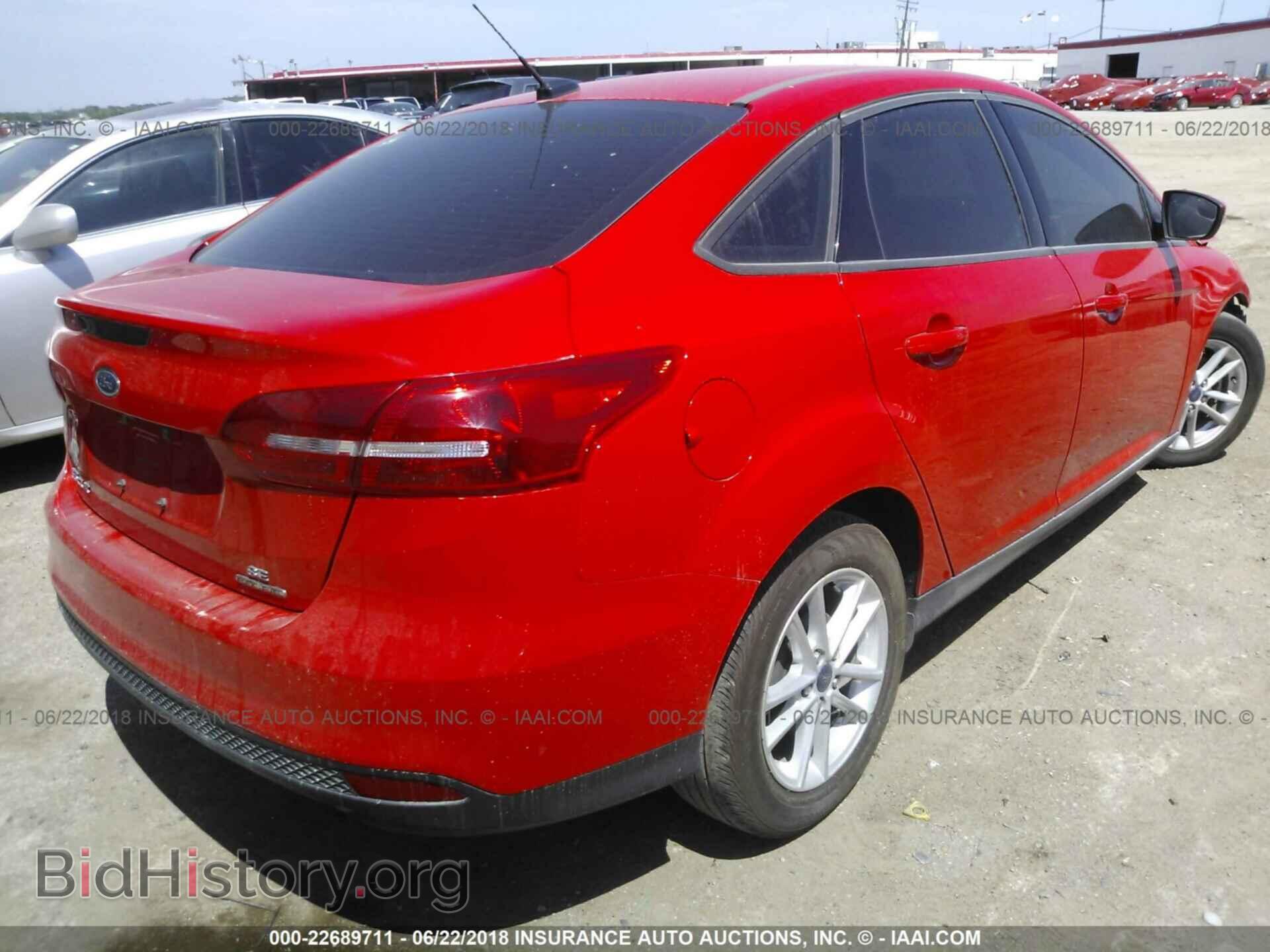 2016 Ford Focus - VIN: 1FADP3F24GL284254 - Фото 4