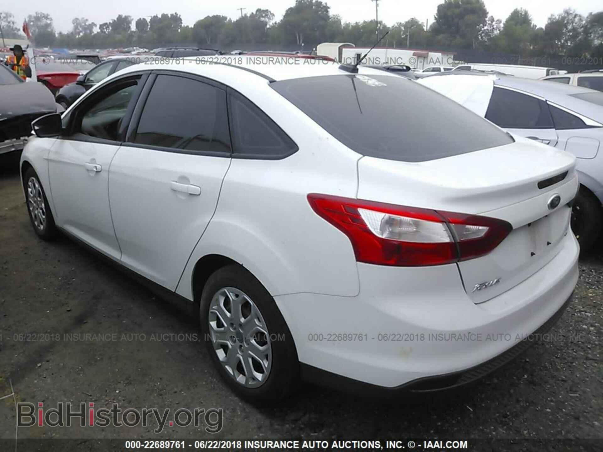 2012 Ford Focus - VIN: 1FAHP3F22CL108556 - Фото 3