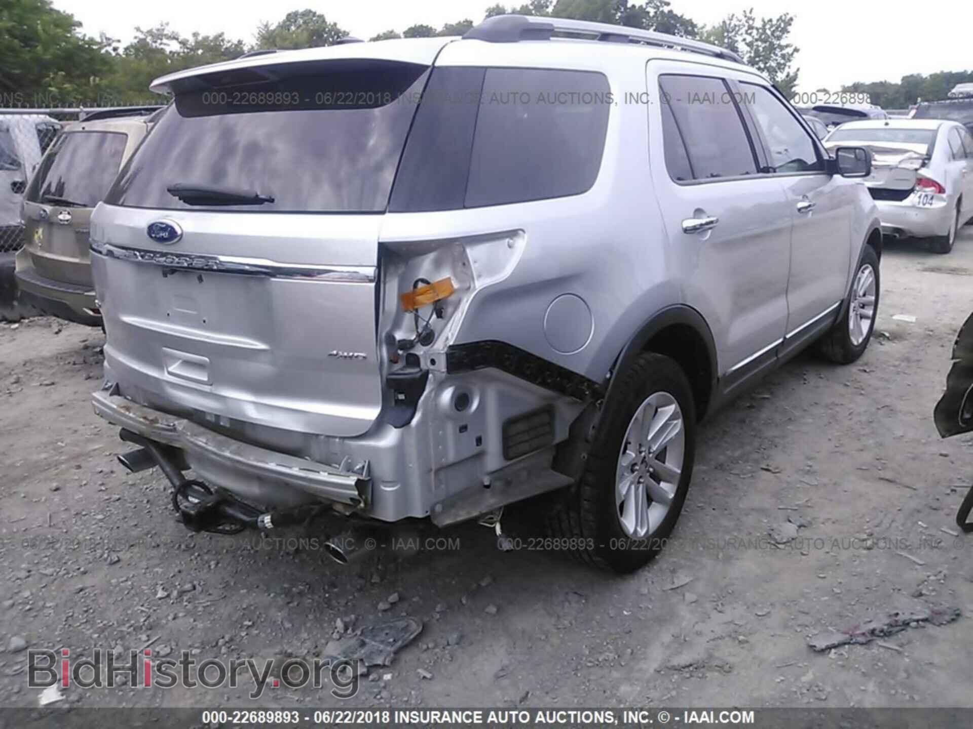 2011 Ford Explorer - VIN: 1FMHK8D83BGA86924 - Photo 4