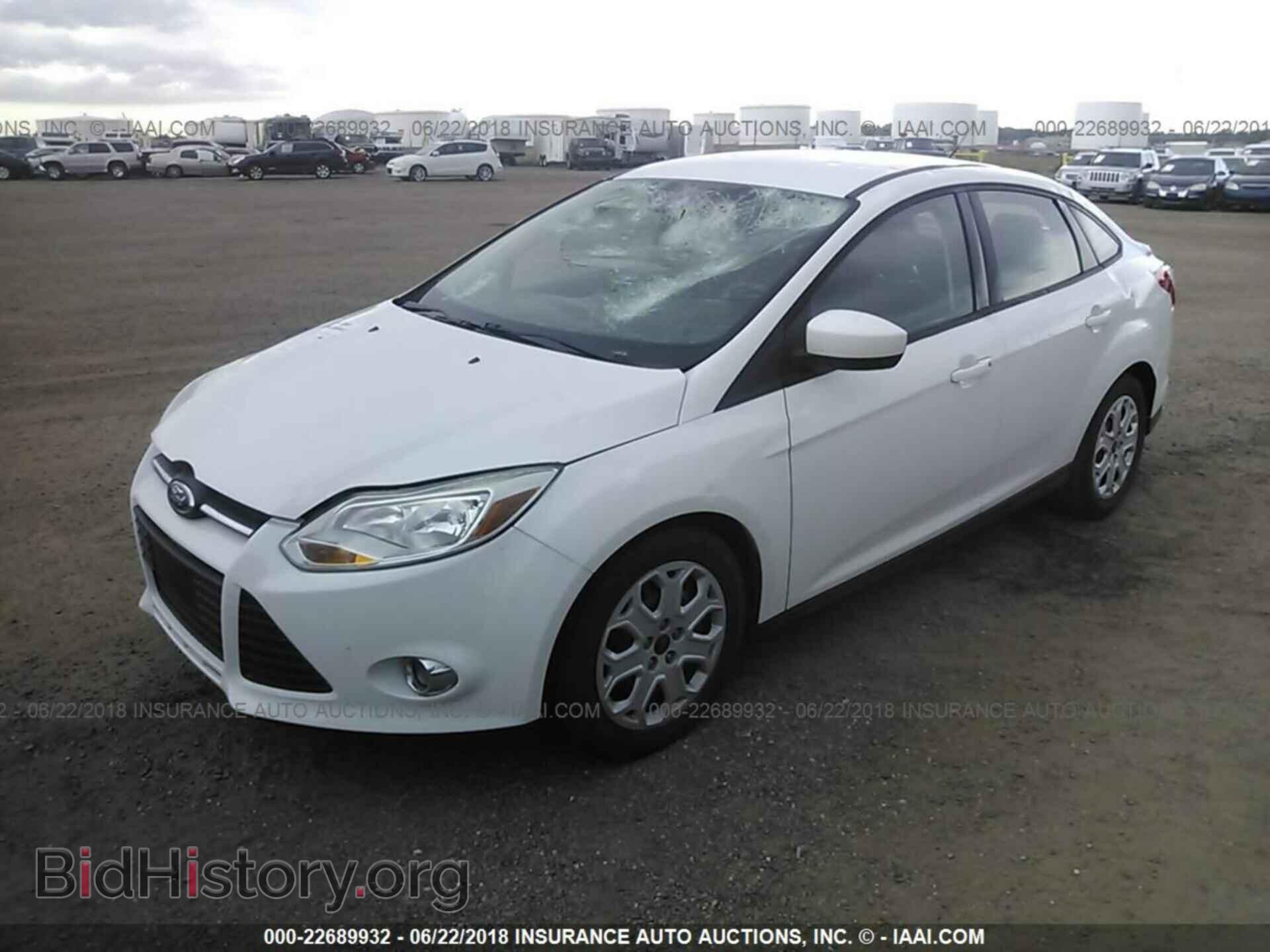 2012 Ford Focus - VIN: 1FAHP3F27CL184953 - Фото 2