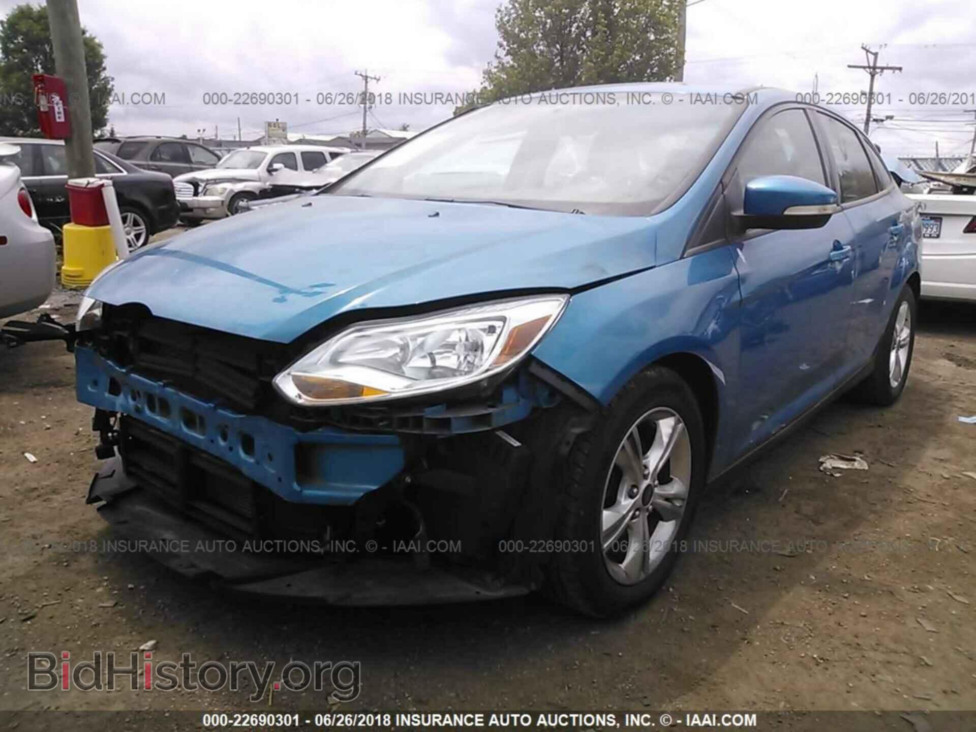 2013 Ford Focus - VIN: 1FADP3F28DL241645 - Photo 2
