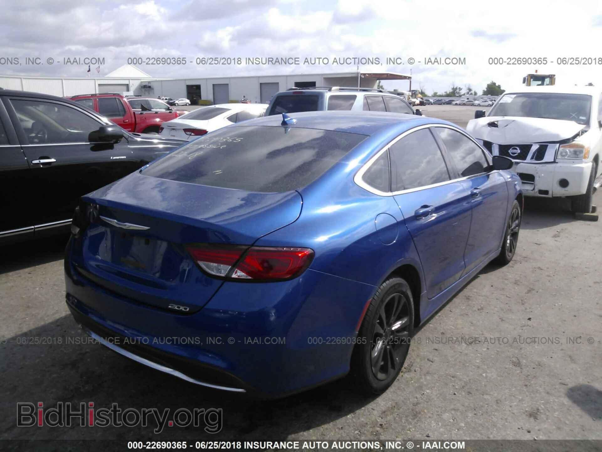 2015 Chrysler 200 - VIN: 1C3CCCAB5FN601068 - Photo 4