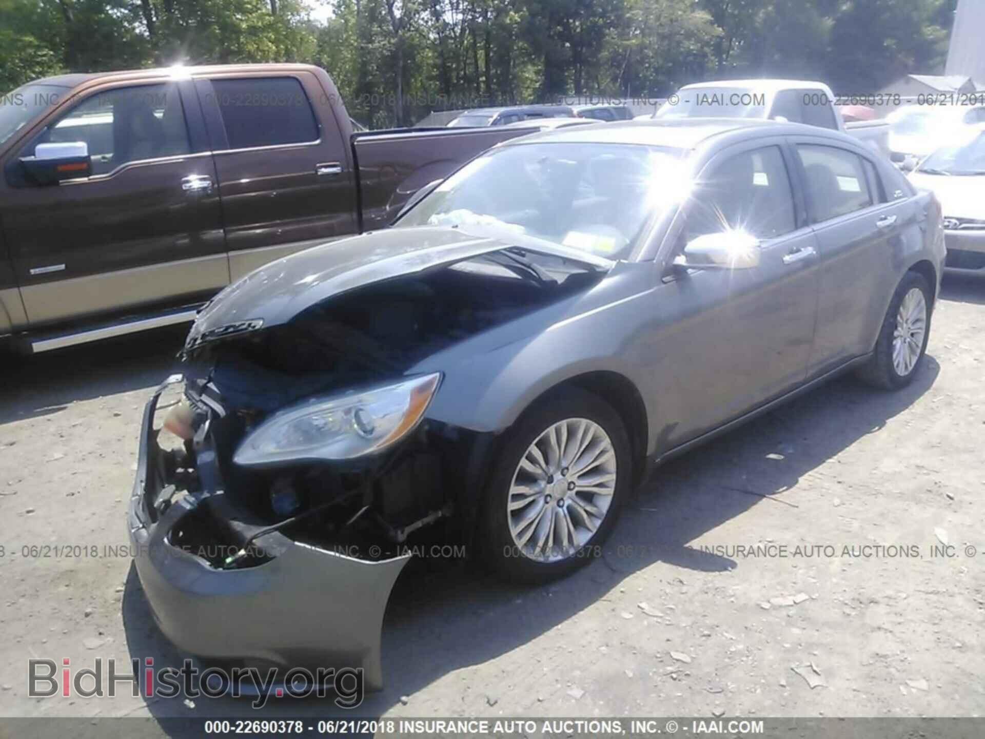 2012 Chrysler 200 - VIN: 1C3CCBCG2CN124128 - Фото 2