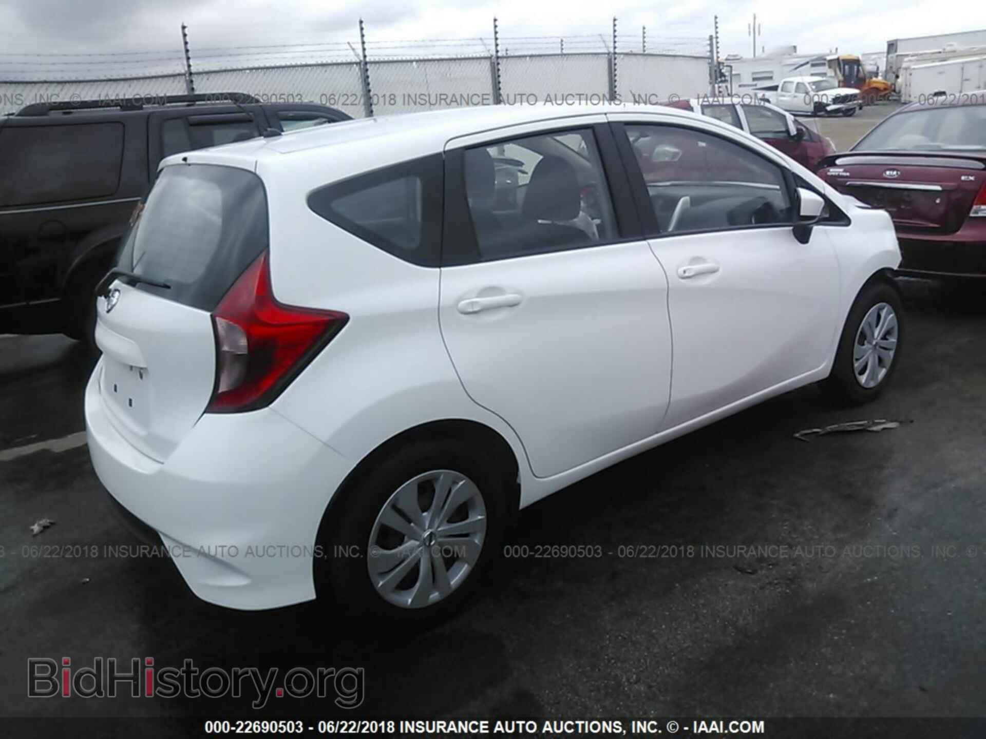 2017 Nissan Versa note - VIN: 3N1CE2CP3HL381671 - Photo 4