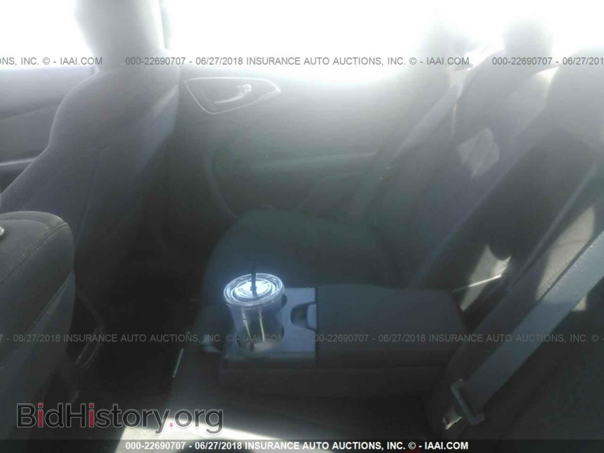 2016 Chrysler 200 - VIN: 1C3CCCAB5GN171141 - Photo 8