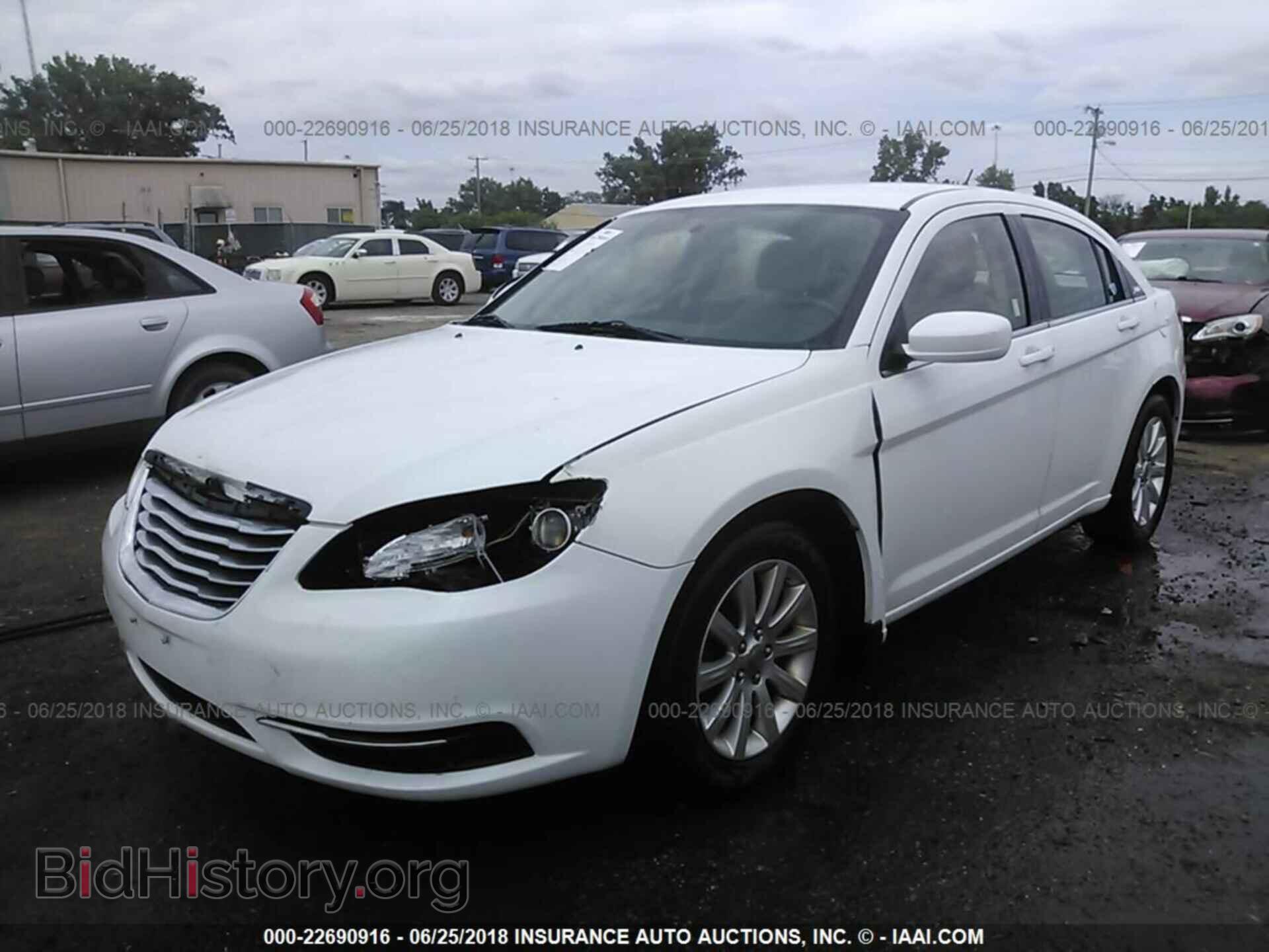 2012 Chrysler 200 - VIN: 1C3CCBBBXCN206078 - Фото 2