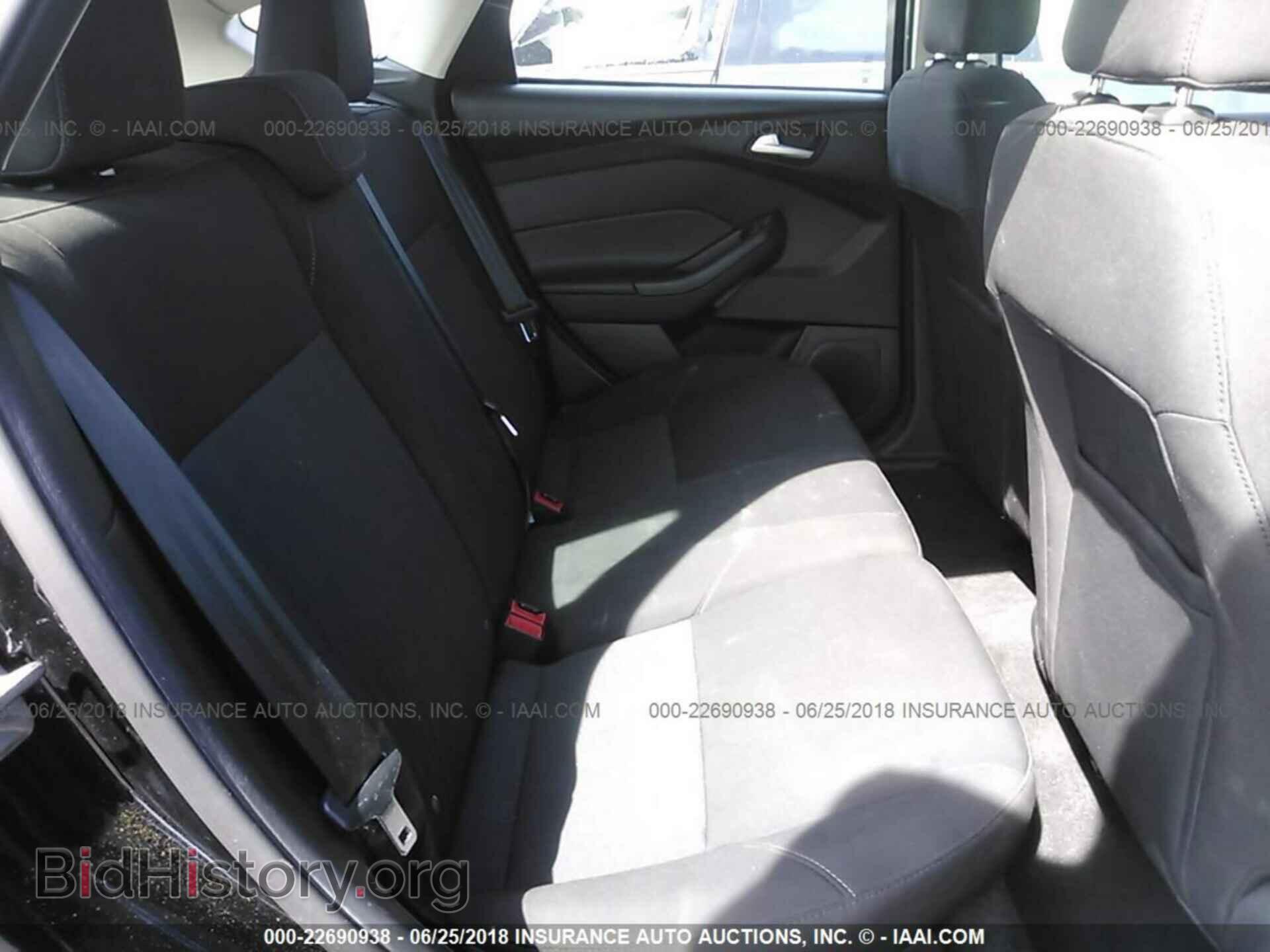 2016 Ford Focus - VIN: 1FADP3K29GL306092 - Photo 8