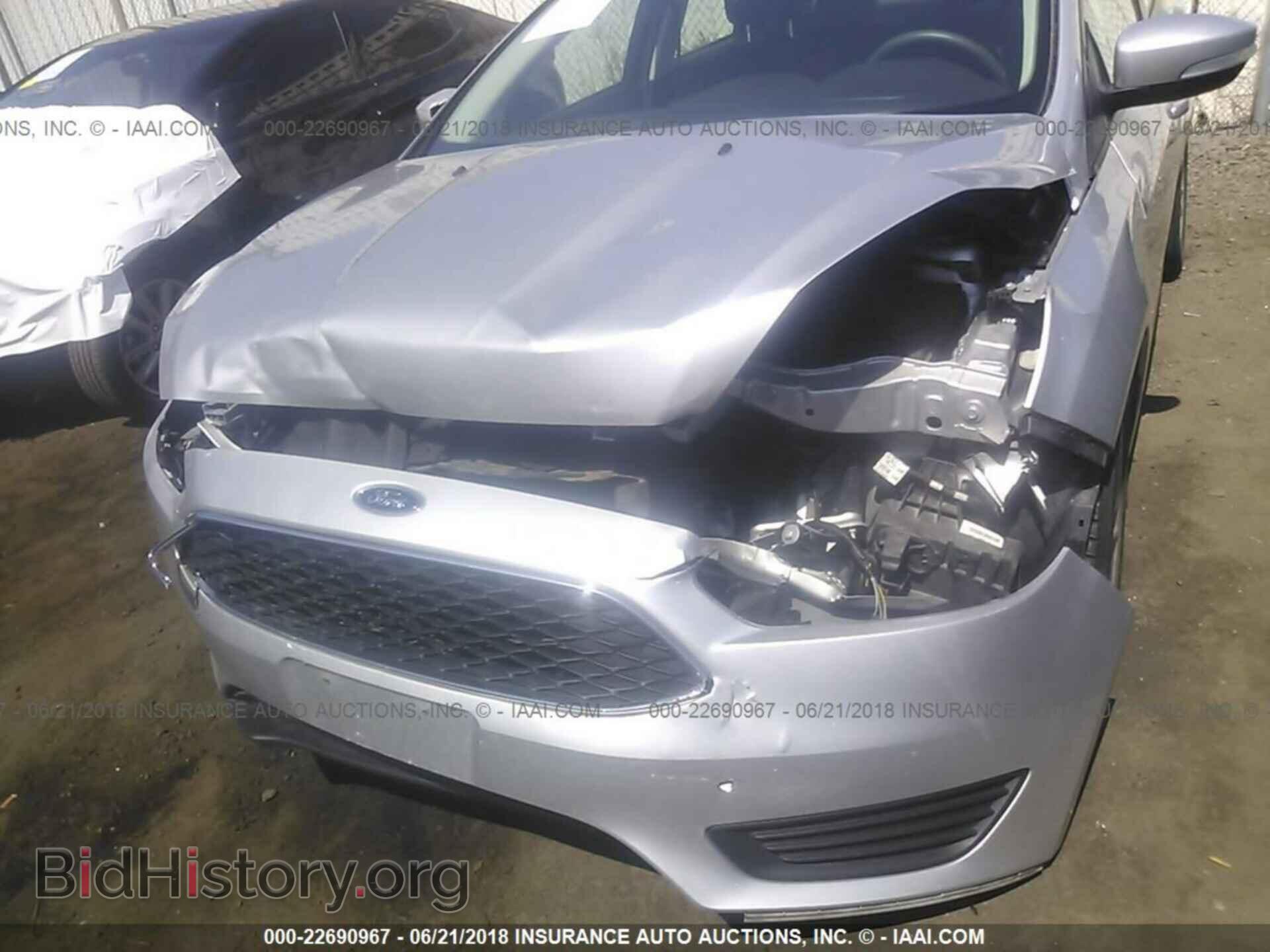 2016 Ford Focus - VIN: 1FADP3F29GL284900 - Photo 6