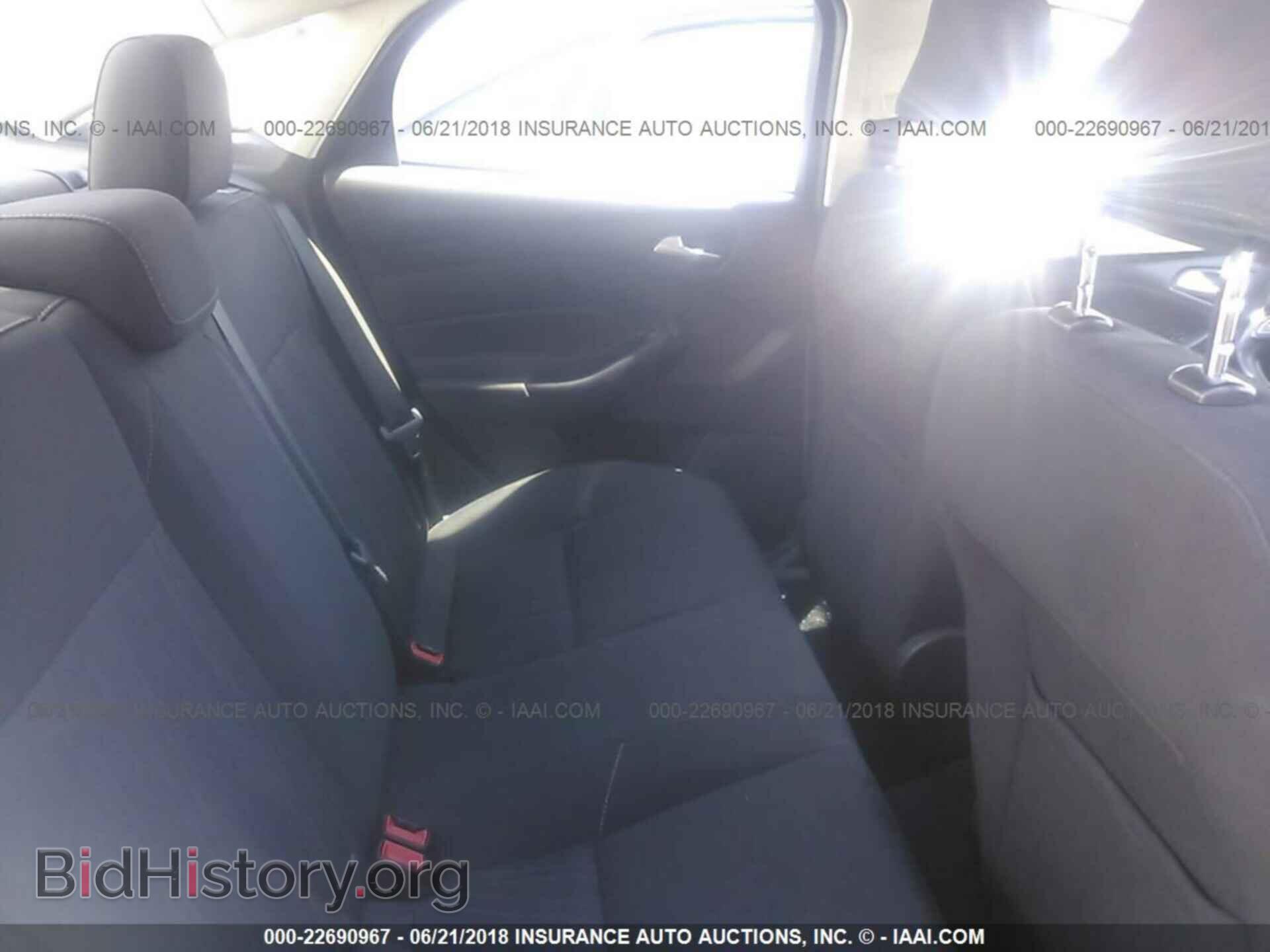 2016 Ford Focus - VIN: 1FADP3F29GL284900 - Photo 8