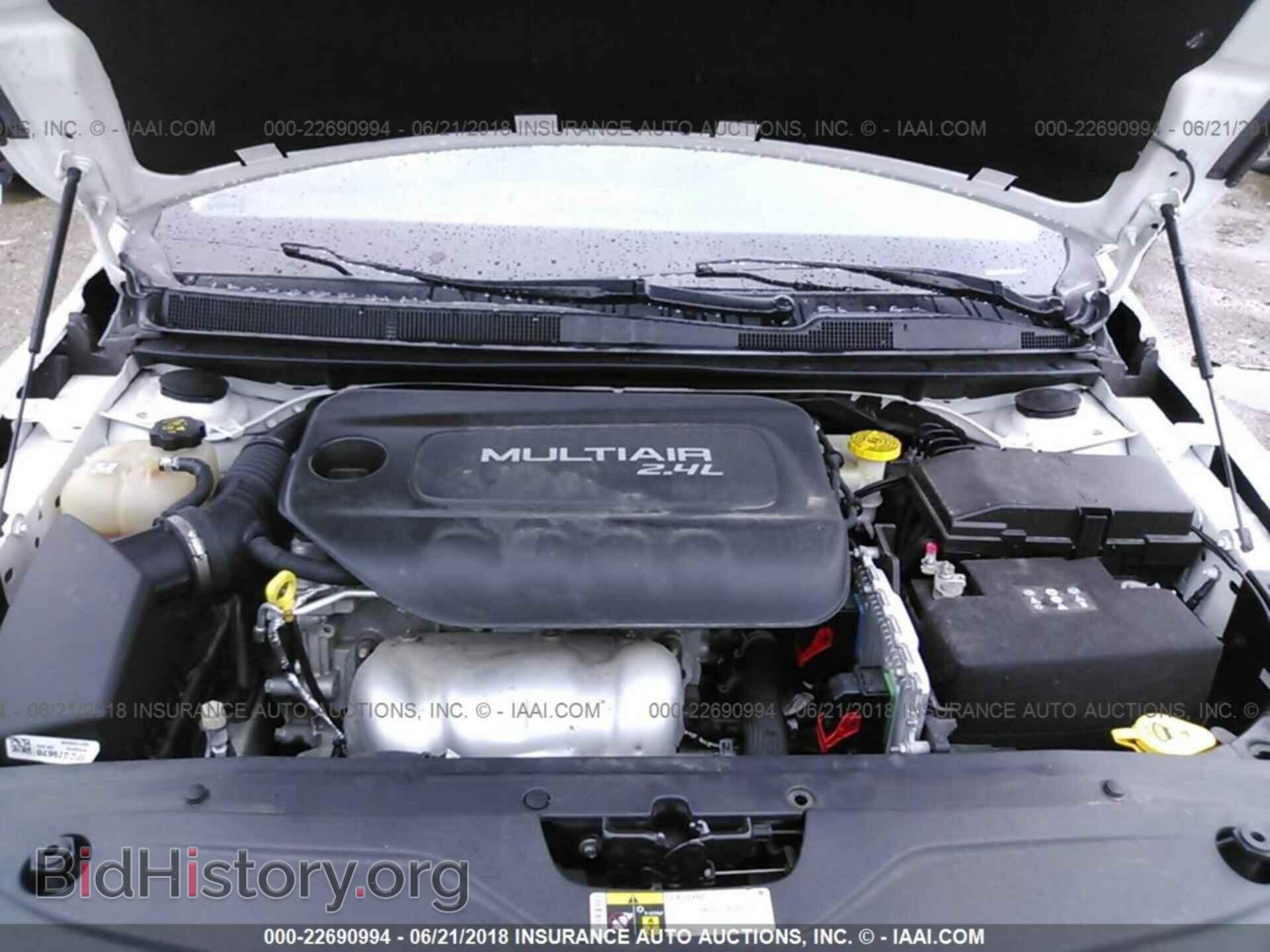 2015 Chrysler 200 - VIN: 1C3CCCAB6FN758575 - Фото 10