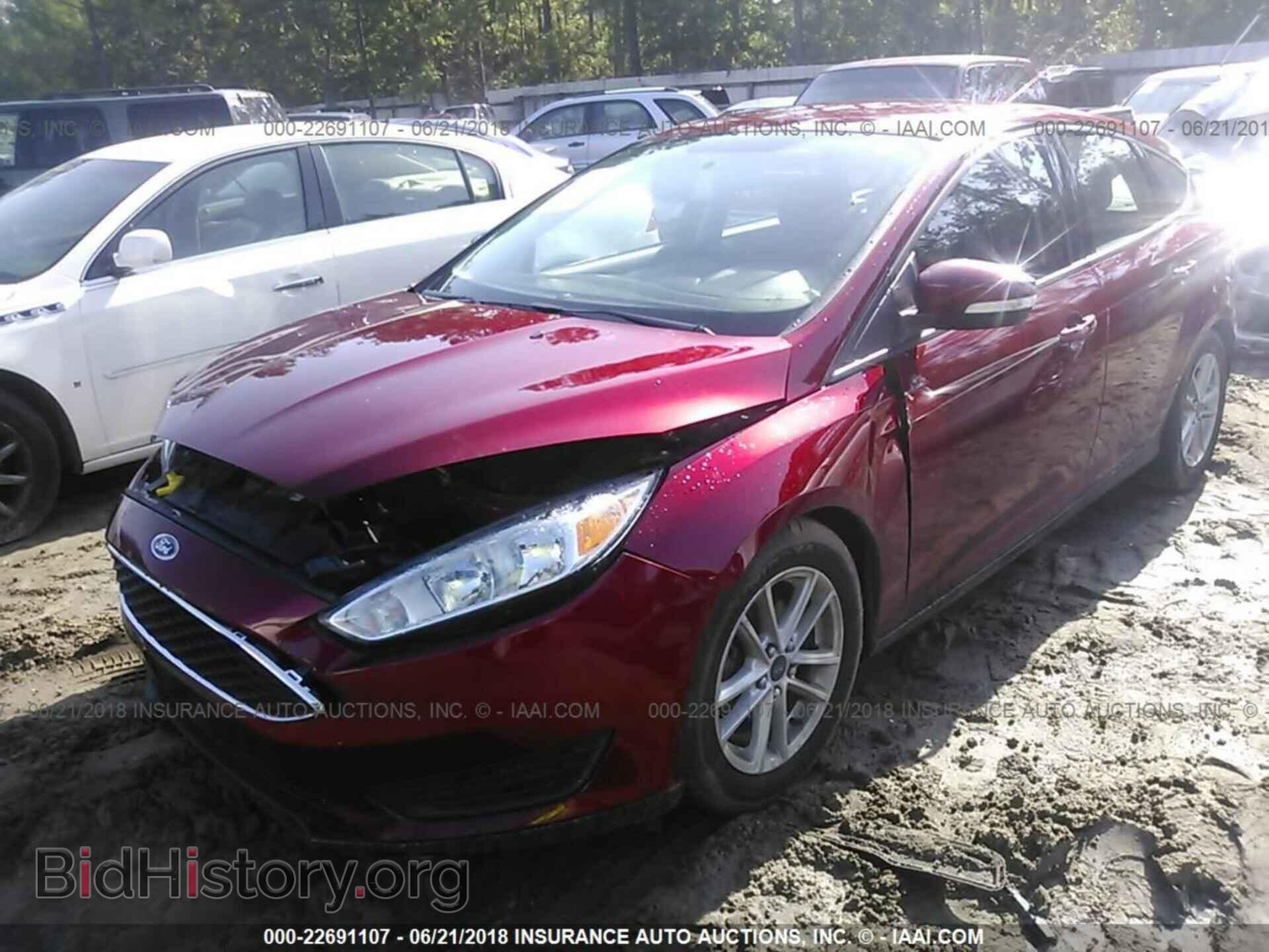 2016 Ford Focus - VIN: 1FADP3K2XGL241981 - Photo 2