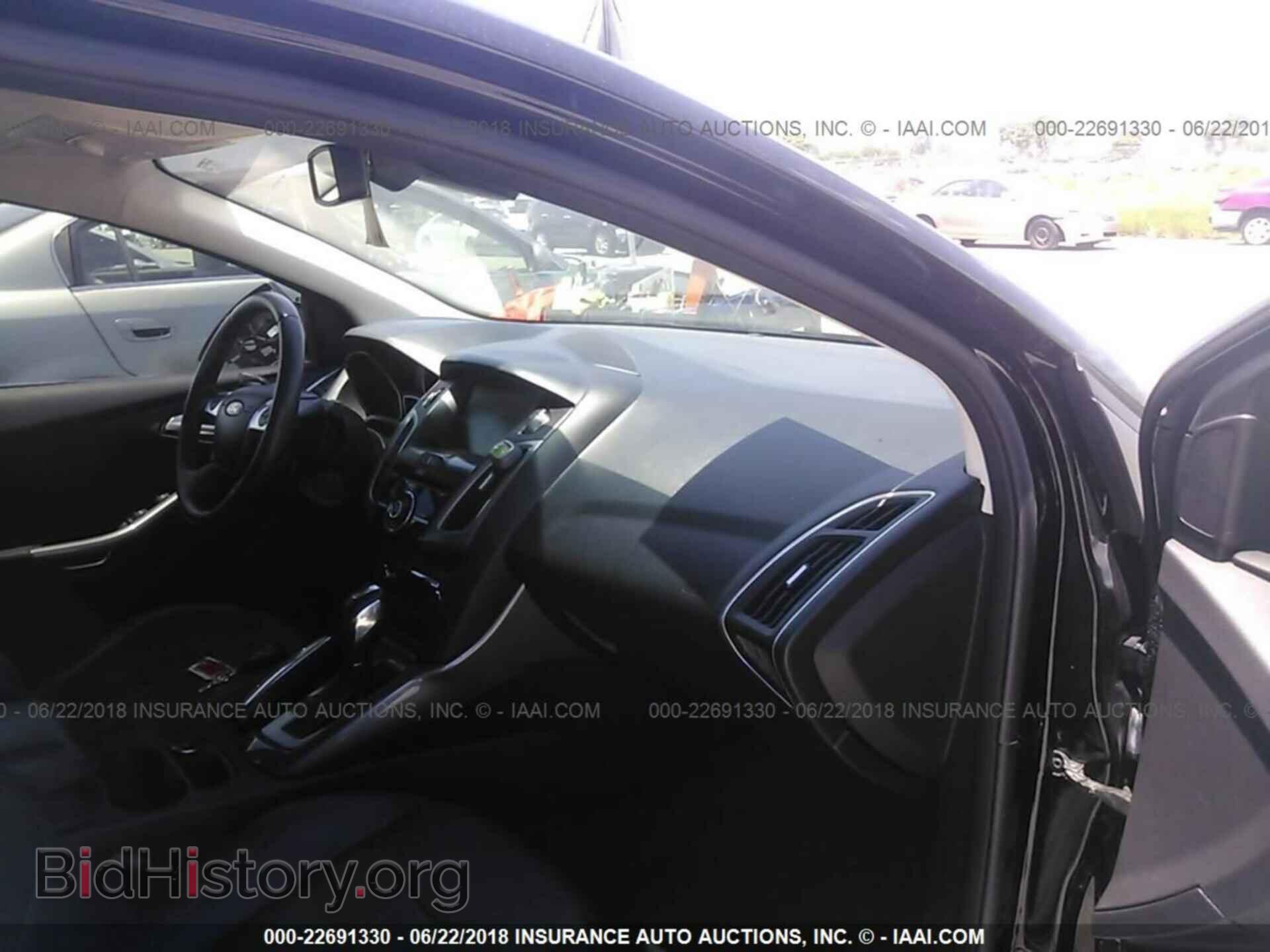 2012 Ford Focus - VIN: 1FAHP3J28CL270876 - Photo 5