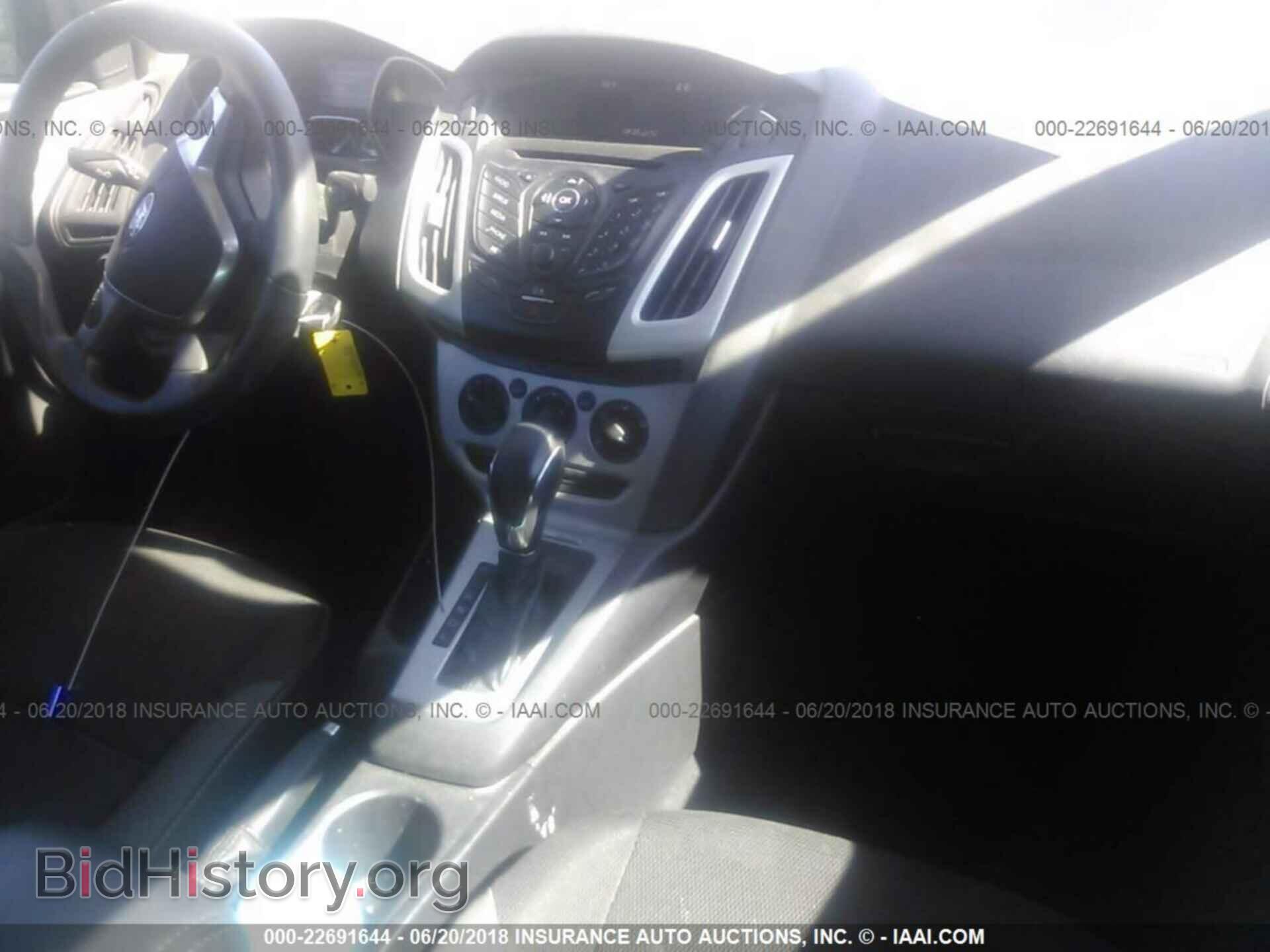 2014 Ford Focus - VIN: 1FADP3F2XEL373355 - Photo 5