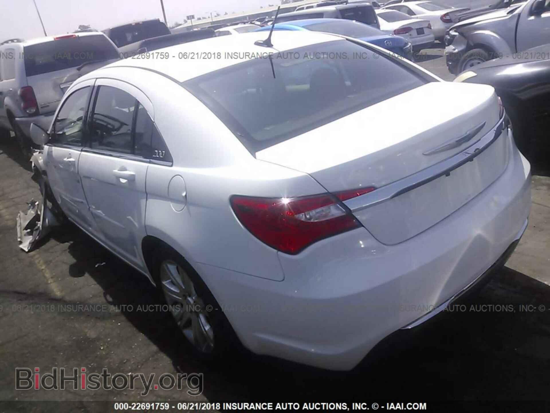 2013 Chrysler 200 - VIN: 1C3CCBBB1DN656428 - Photo 3