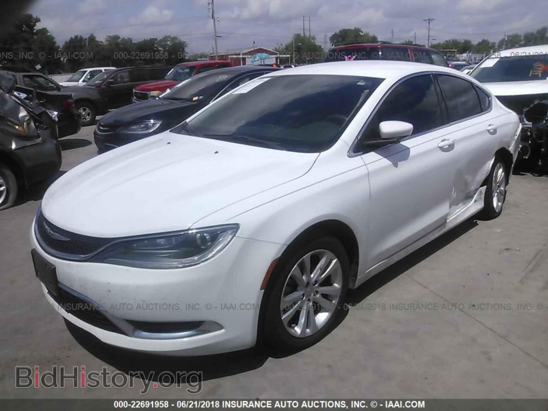 2016 Chrysler 200 - VIN: 1C3CCCAB1GN160833 - Photo 2