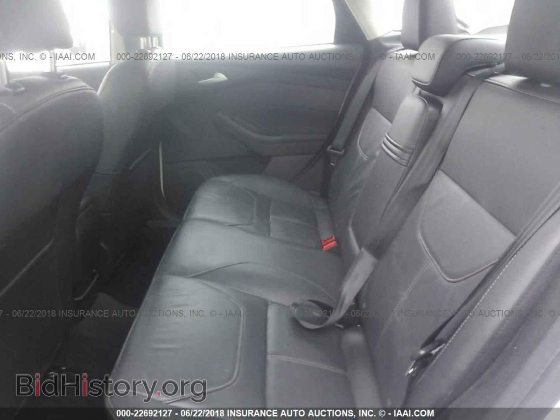 2016 Ford Focus - VIN: 1FADP3F28GL261916 - Photo 8