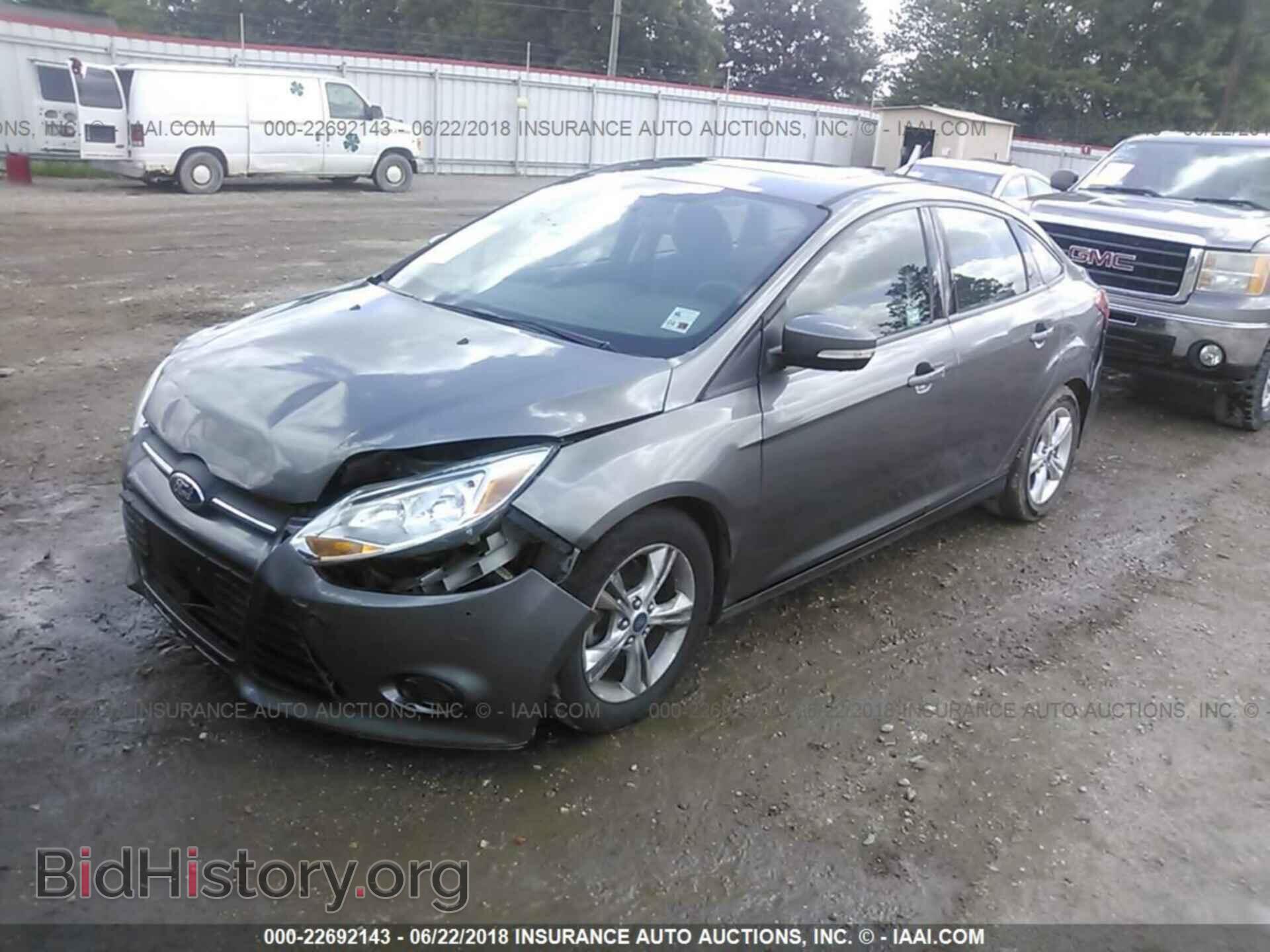 2014 Ford Focus - VIN: 1FADP3F26EL260714 - Фото 2