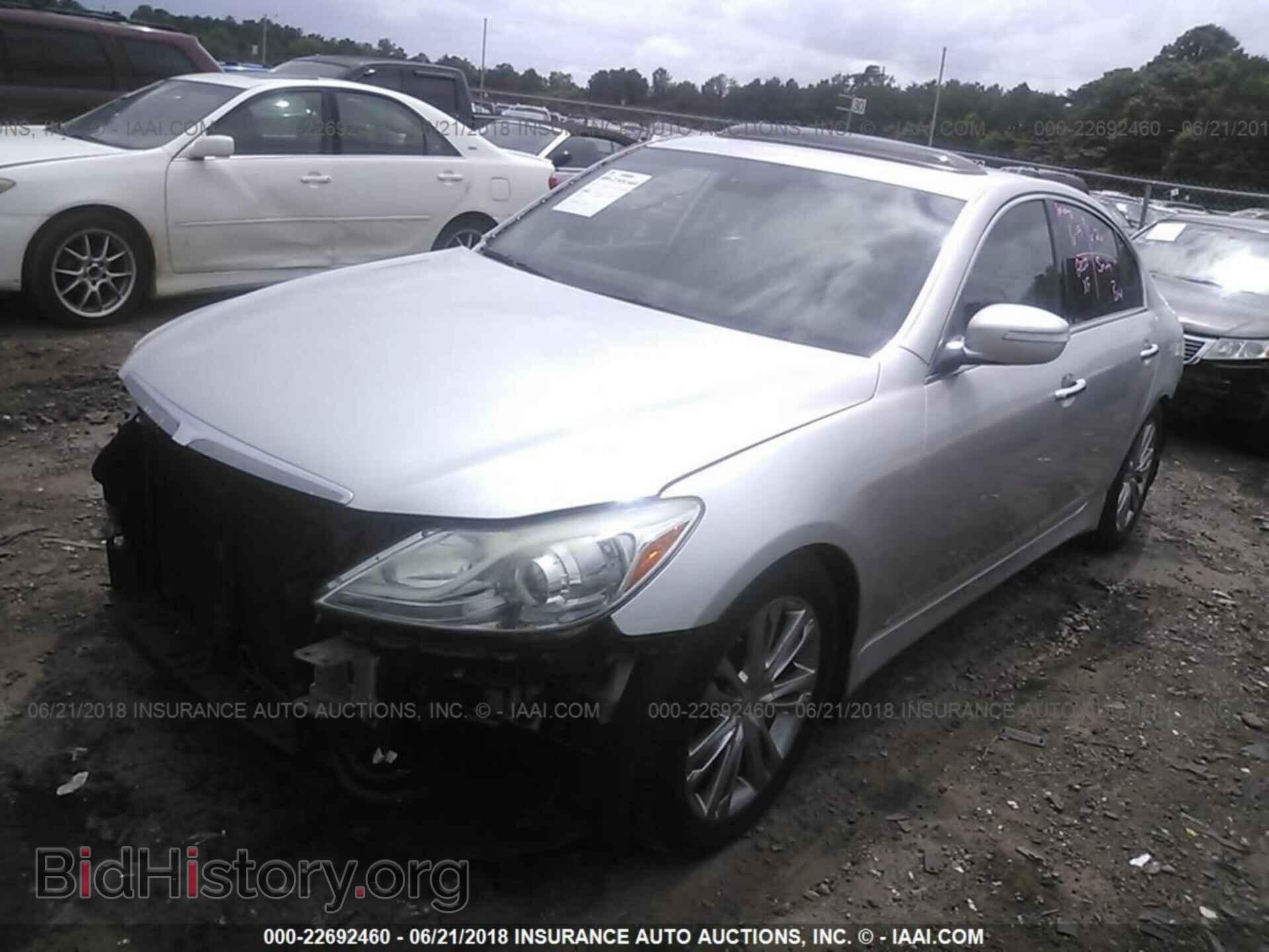 2012 Hyundai Genesis - VIN: KMHGC4DD6CU189093 - Фото 2