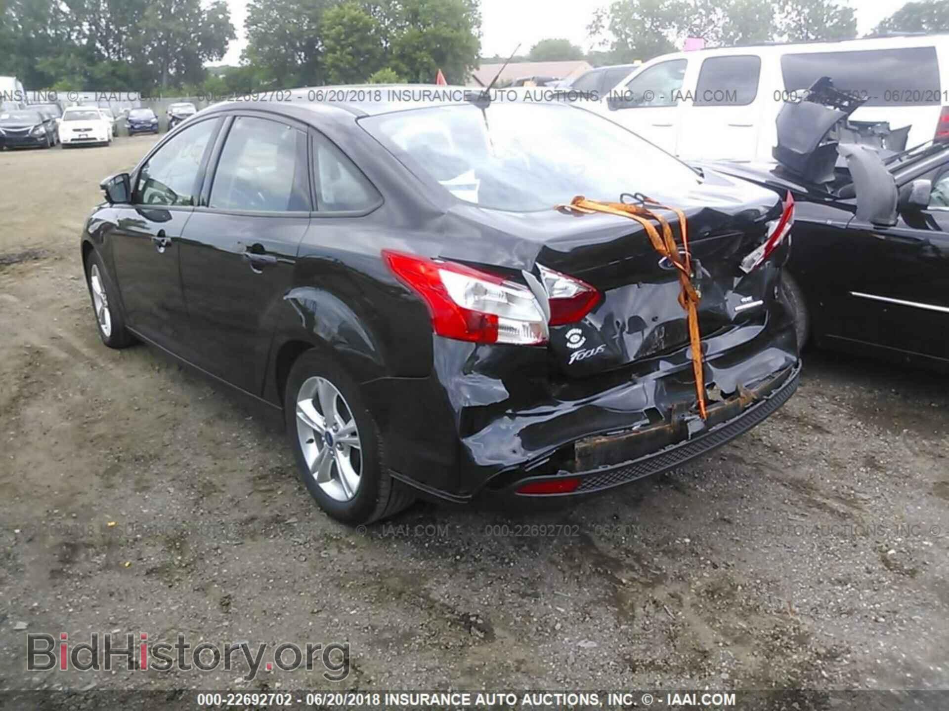 2014 Ford Focus - VIN: 1FADP3F22EL247555 - Photo 3