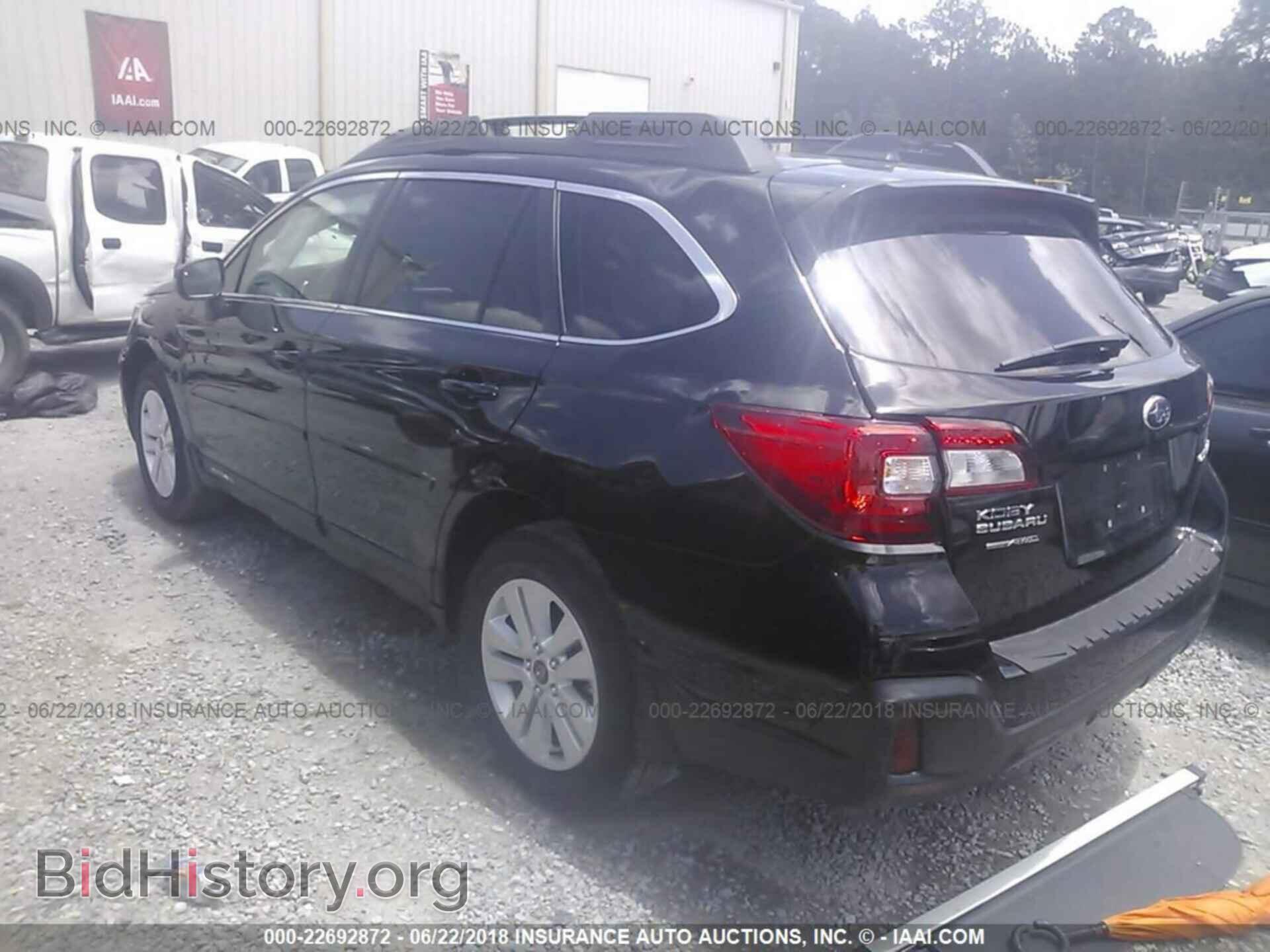 2018 Subaru Outback - VIN: 4S4BSAFC4J3291592 - Photo 3