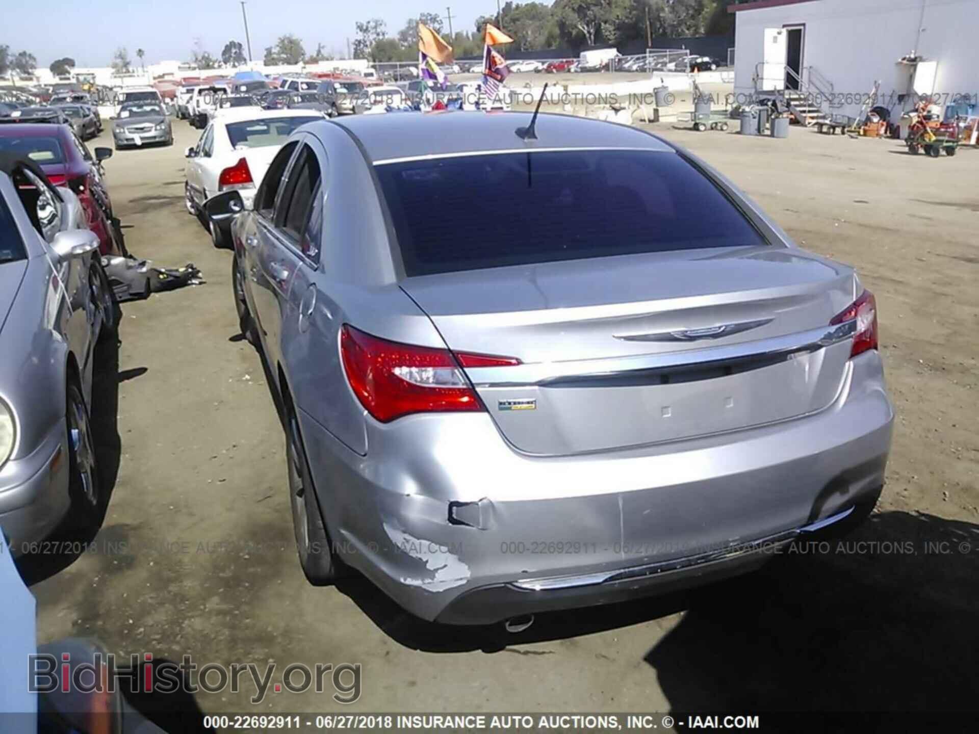 2013 Chrysler 200 - VIN: 1C3CCBBG3DN527909 - Photo 3