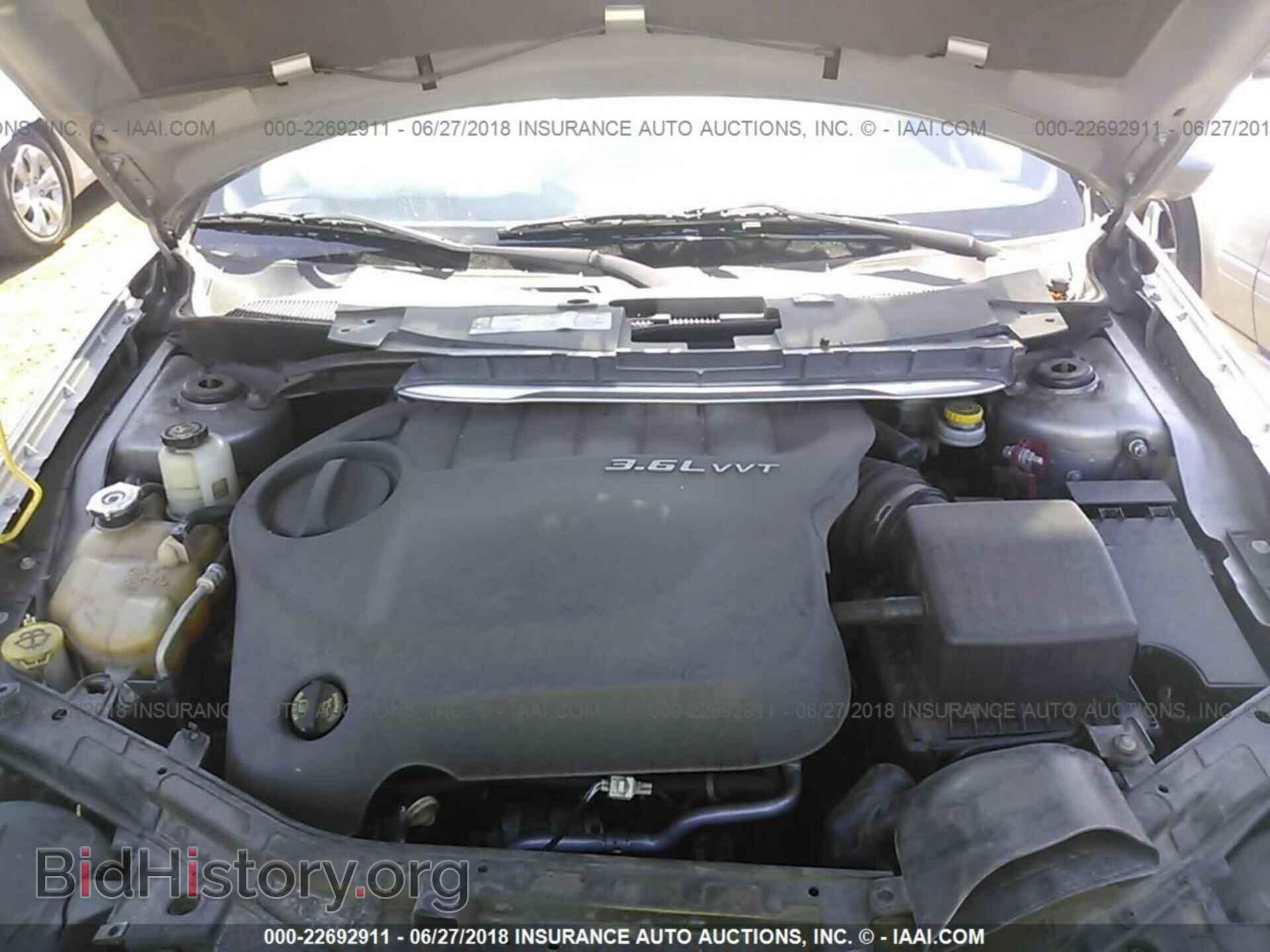 2013 Chrysler 200 - VIN: 1C3CCBBG3DN527909 - Photo 10