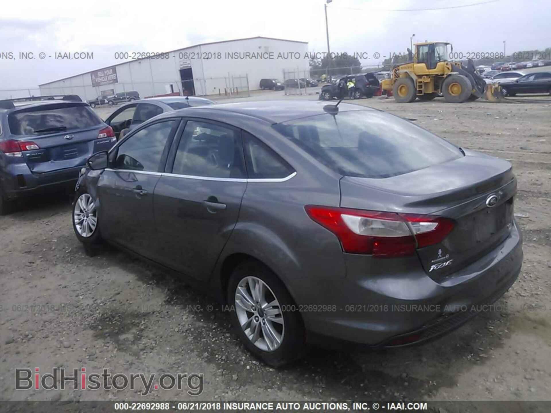 2012 Ford Focus - VIN: 1FAHP3H26CL367869 - Фото 3