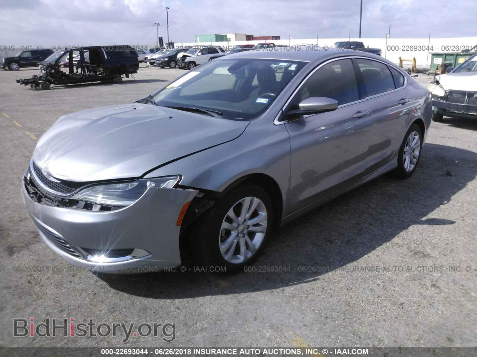 2015 Chrysler 200 - VIN: 1C3CCCAB3FN685634 - Photo 2