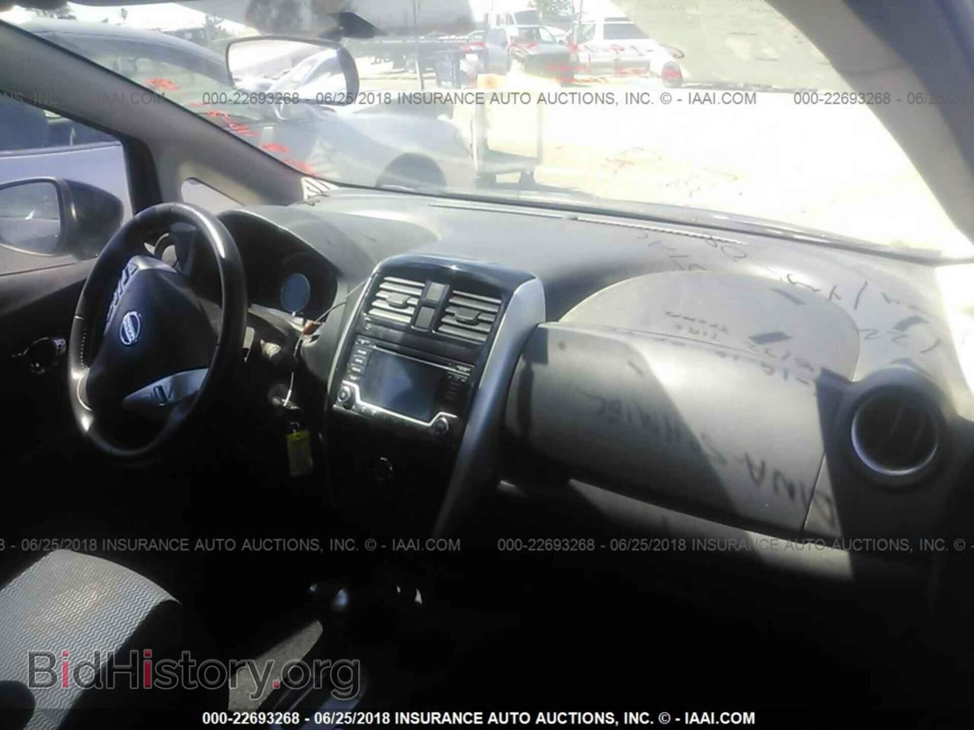 2016 Nissan Versa note - VIN: 3N1CE2CP5GL366930 - Photo 5