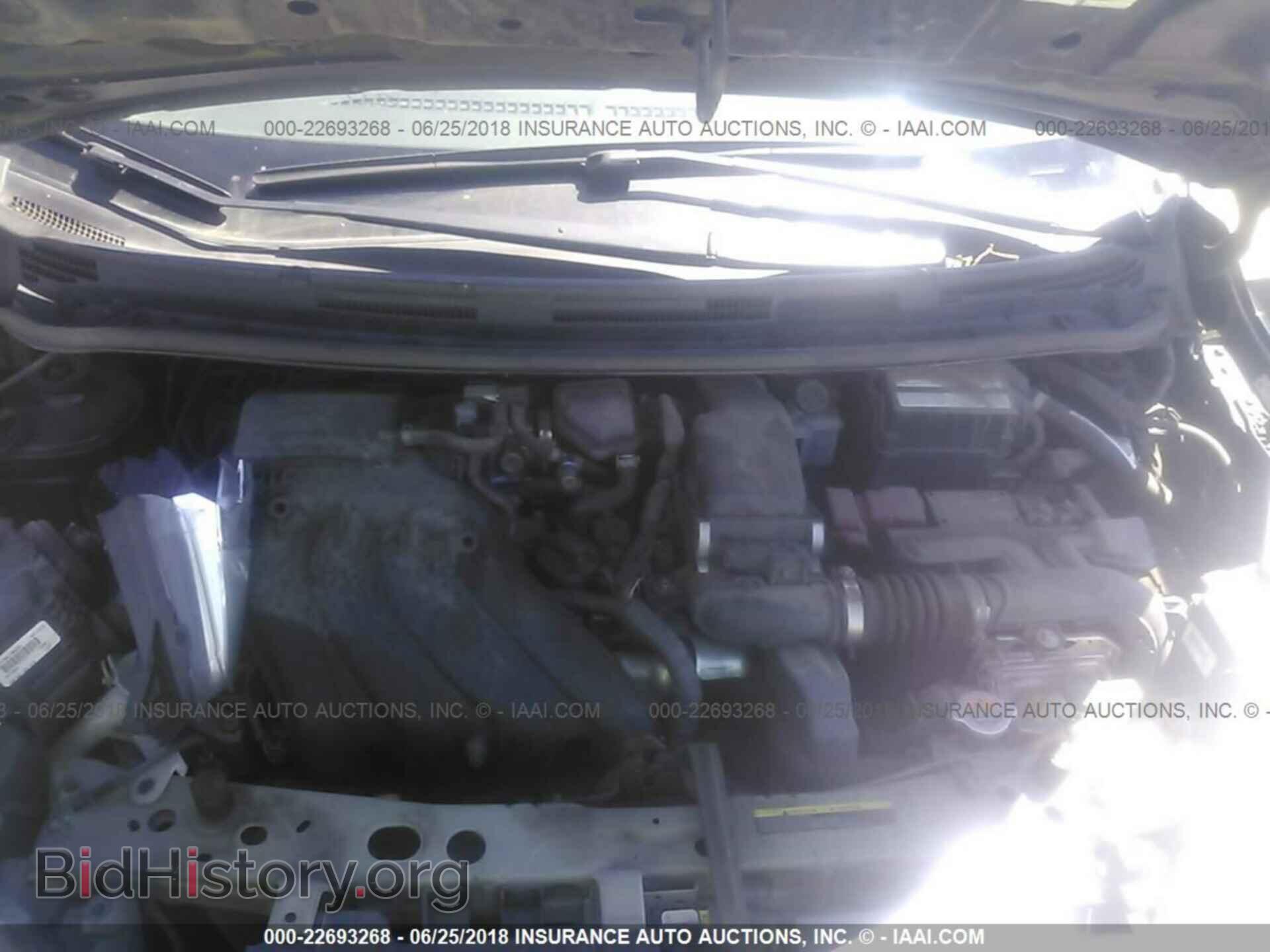 2016 Nissan Versa note - VIN: 3N1CE2CP5GL366930 - Photo 10