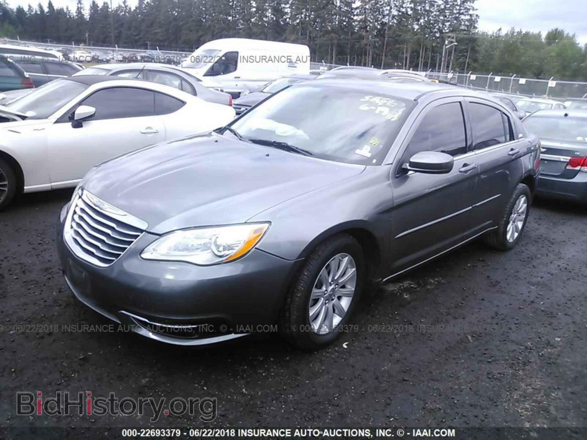 2012 Chrysler 200 - VIN: 1C3CCBBG9CN321704 - Photo 2