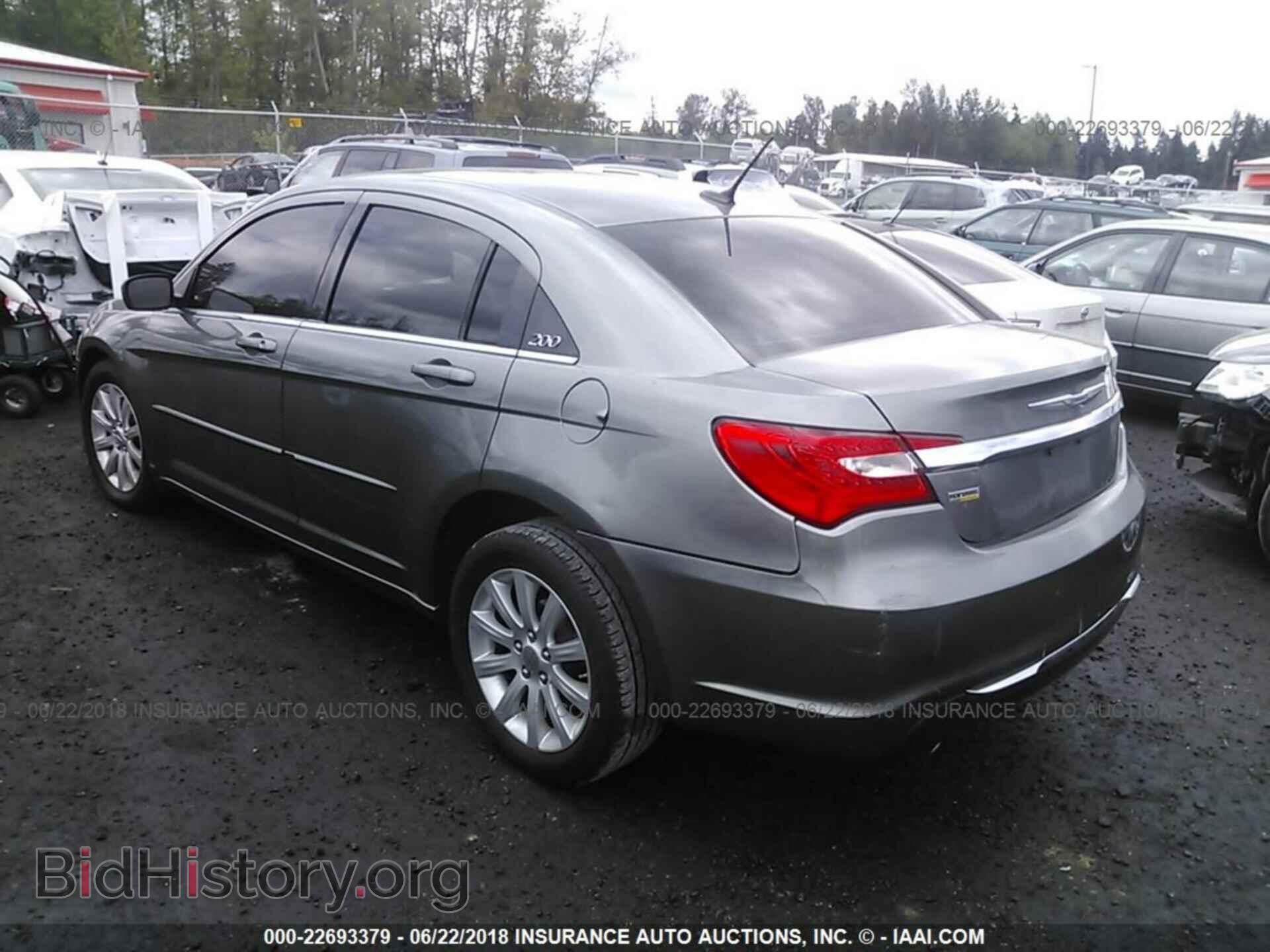 2012 Chrysler 200 - VIN: 1C3CCBBG9CN321704 - Photo 3