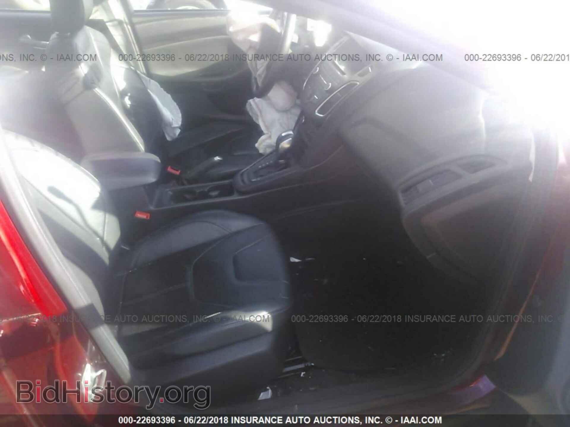 2016 Ford Focus - VIN: 1FADP3F23GL235689 - Photo 5