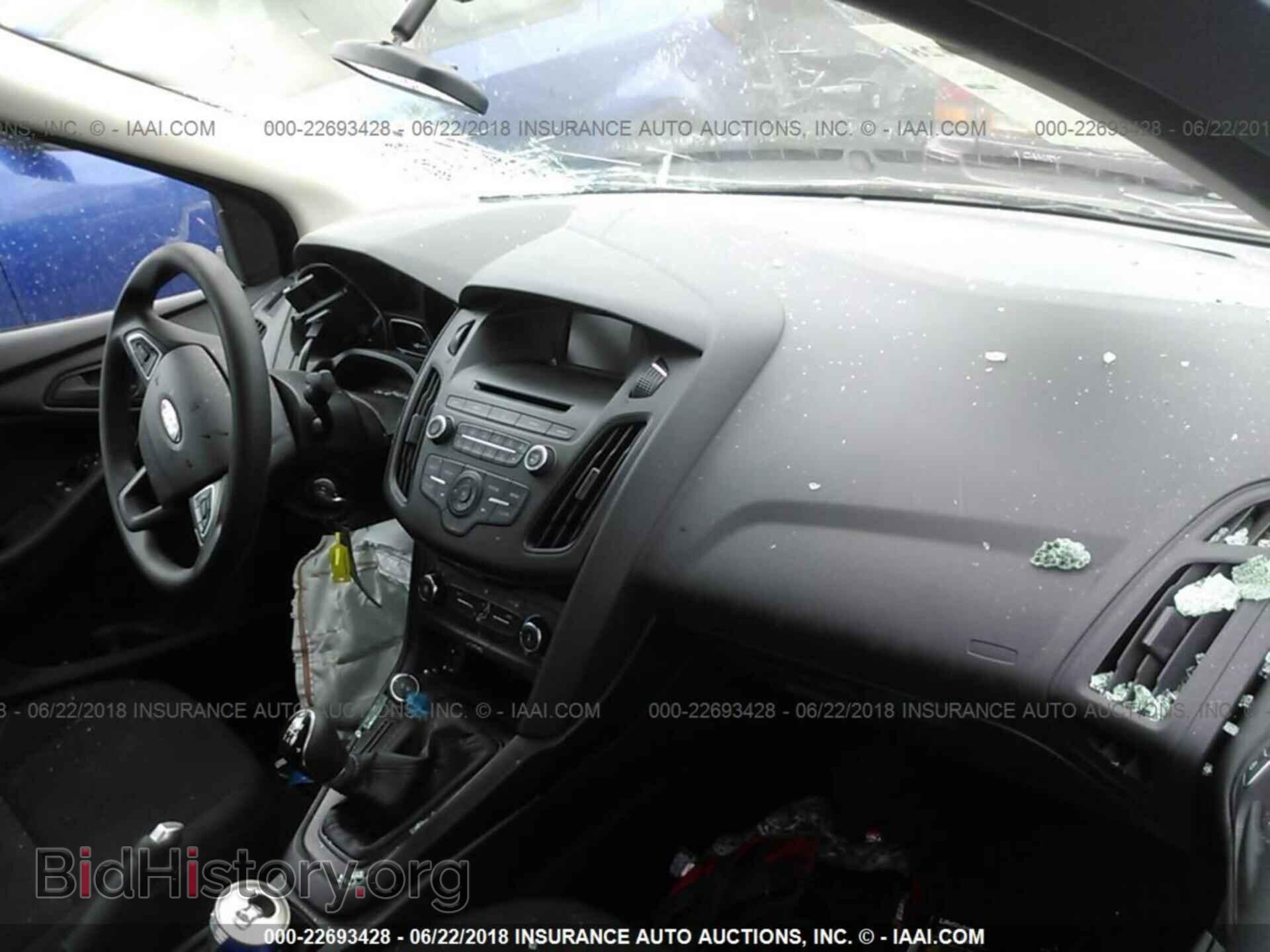 2017 Ford Focus - VIN: 1FADP3E23HL344558 - Photo 5