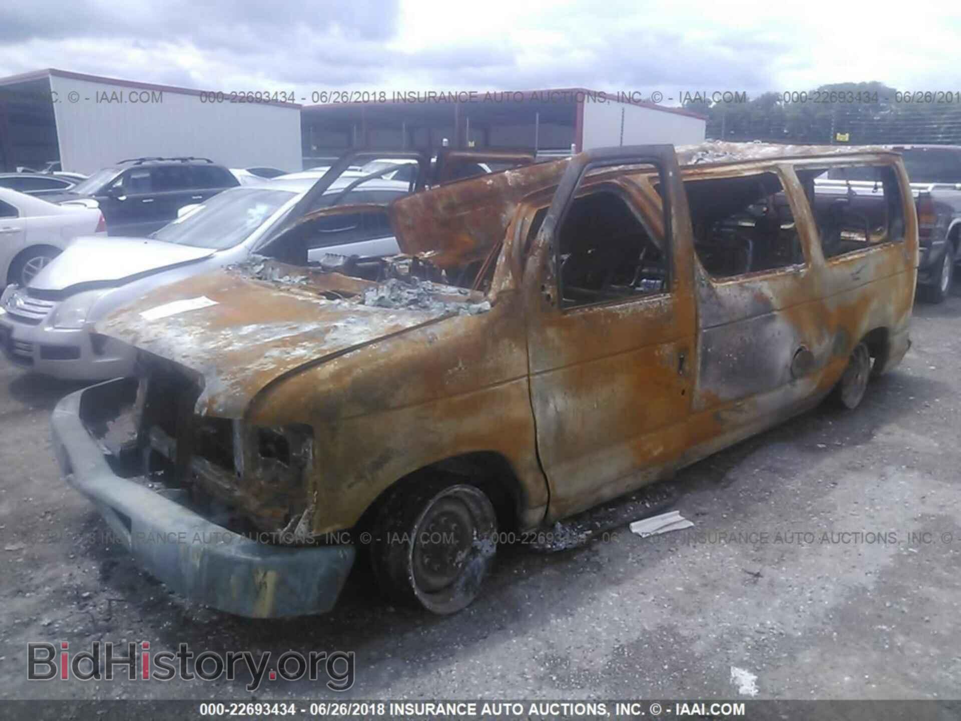2014 Ford Econoline - VIN: 1FBNE3BL5EDA25819 - Фото 2