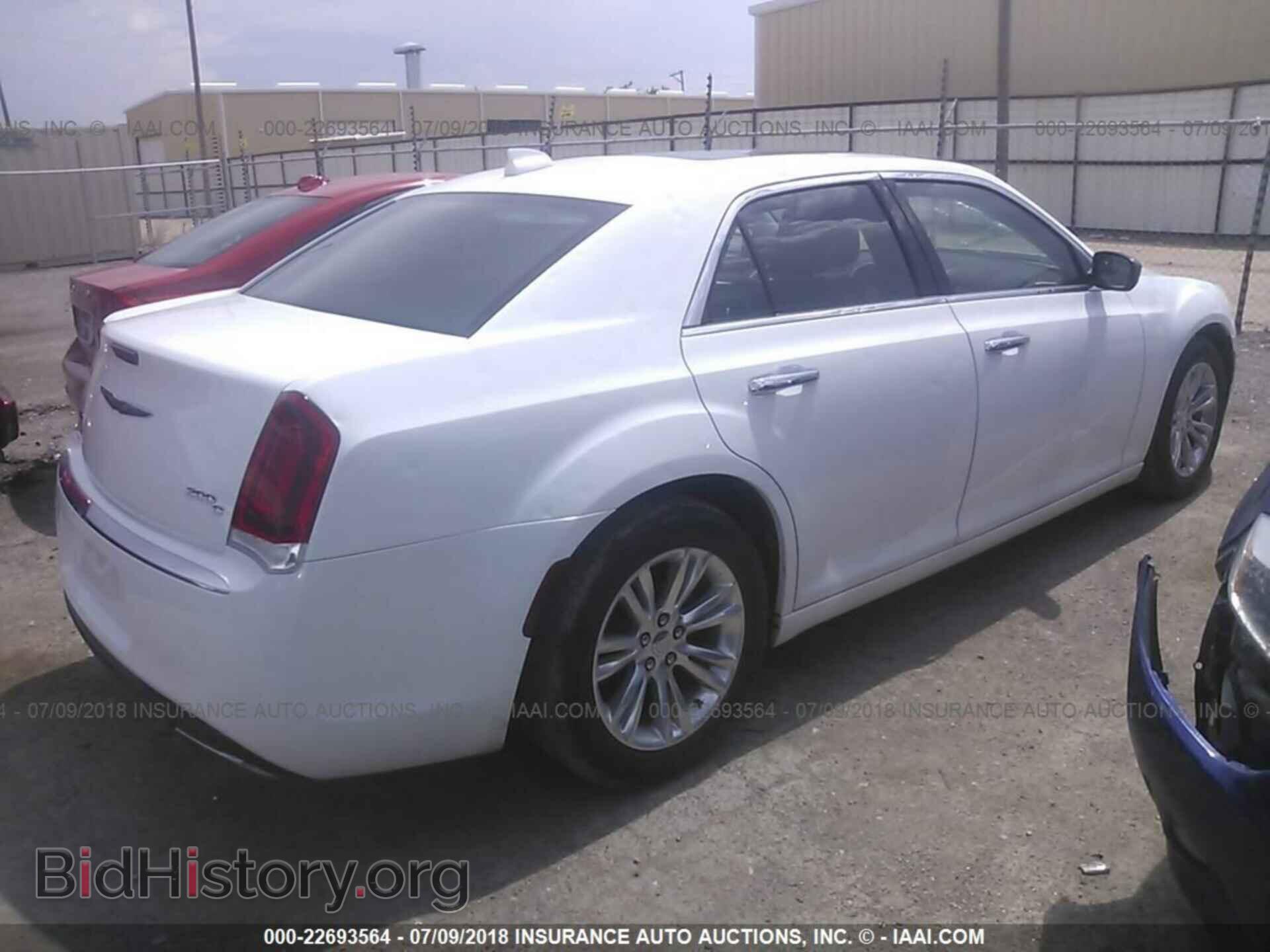 2016 Chrysler 300c - VIN: 2C3CCAEG4GH294772 - Фото 4