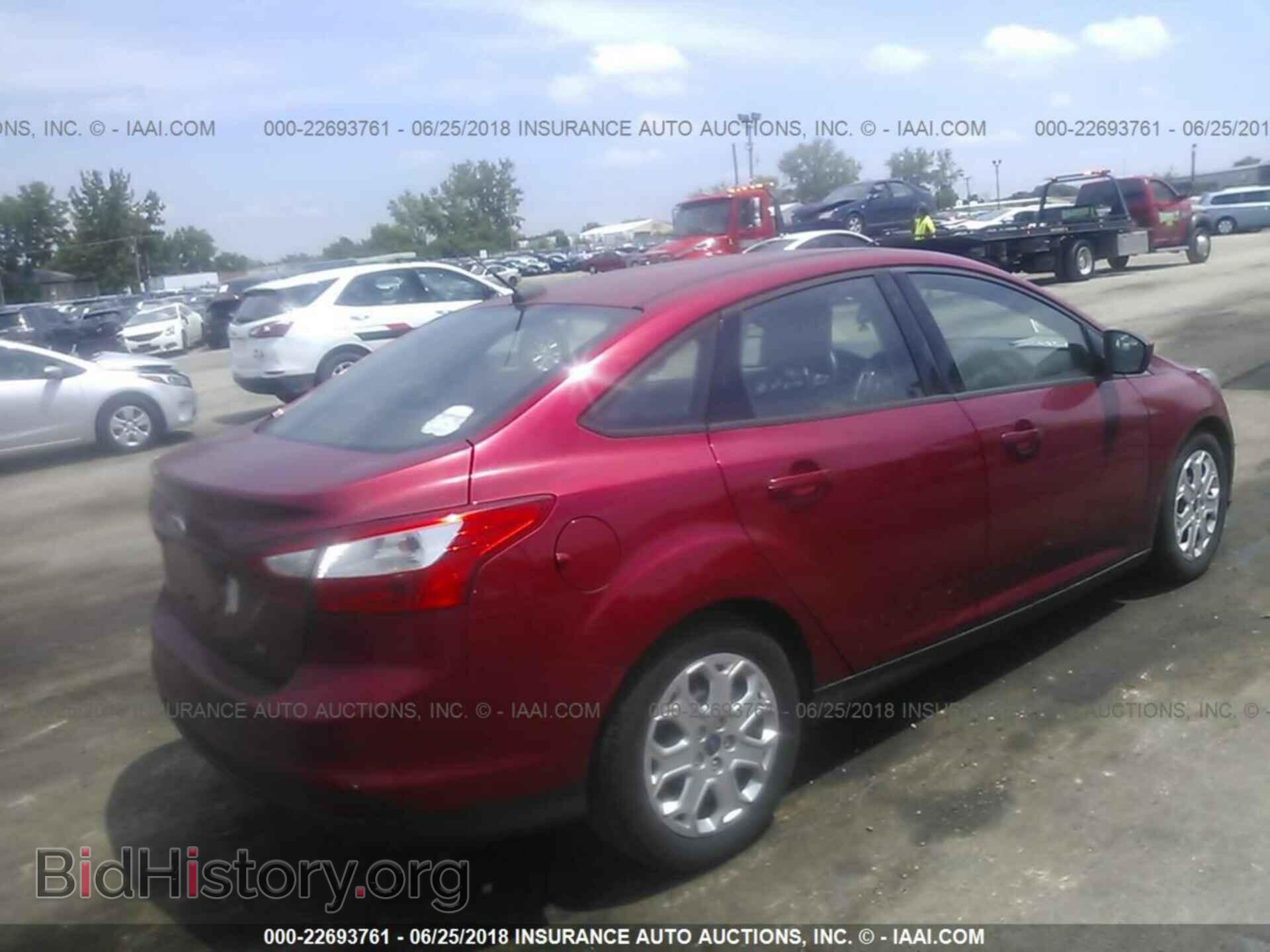 2012 Ford Focus - VIN: 1FAHP3F27CL300541 - Фото 4