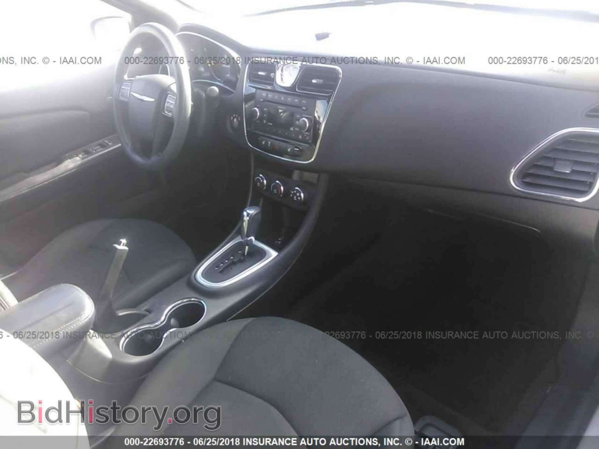 2011 Chrysler 200 - VIN: 1C3BC4FBXBN558013 - Фото 5