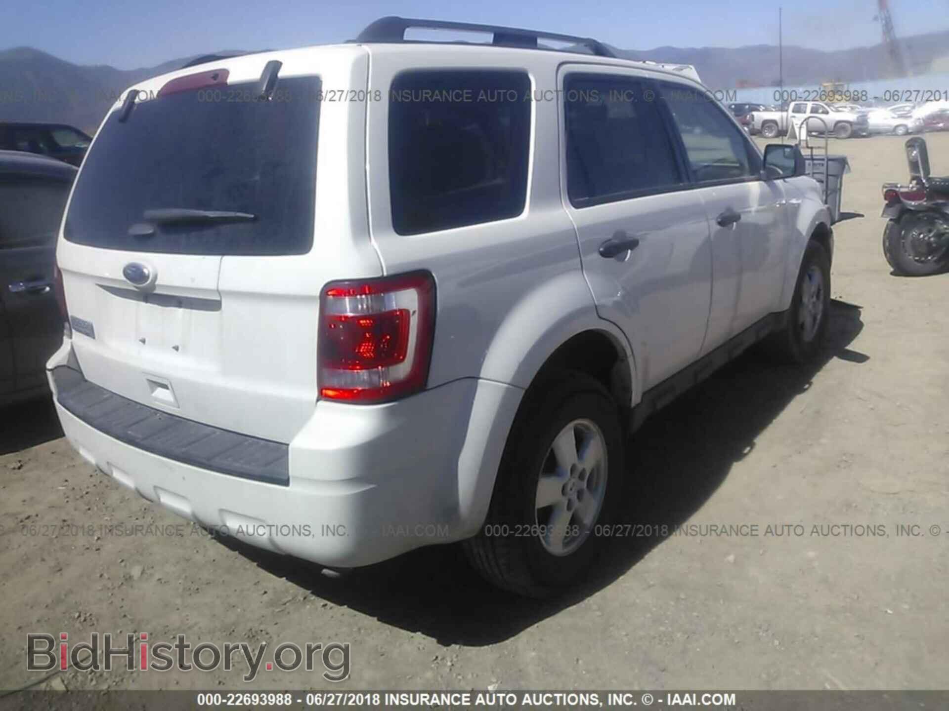 2012 Ford Escape - VIN: 1FMCU9D77CKC56332 - Photo 4