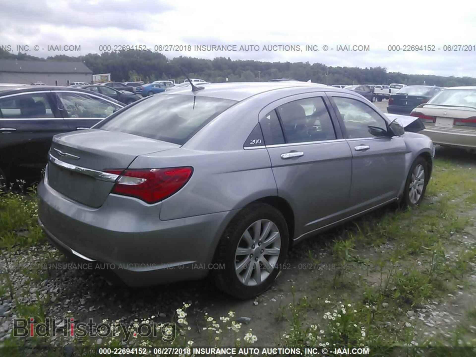 2013 Chrysler 200 - VIN: 1C3CCBCG6DN602326 - Фото 4