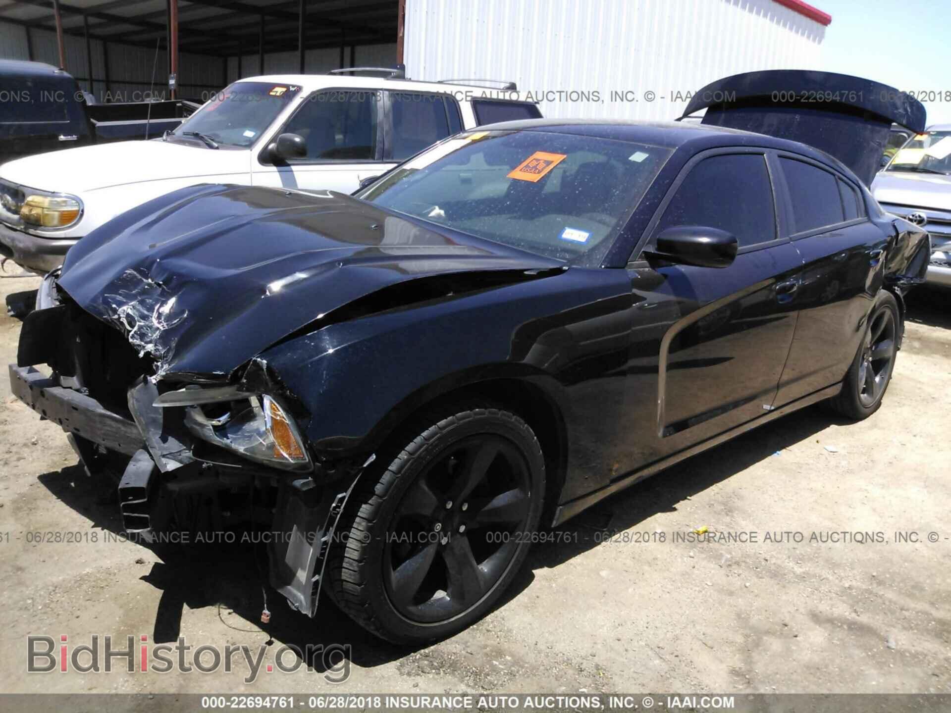 2014 Dodge CHARGER (VIN 2C3CDXHGXEH178226) — фото 2 из 10