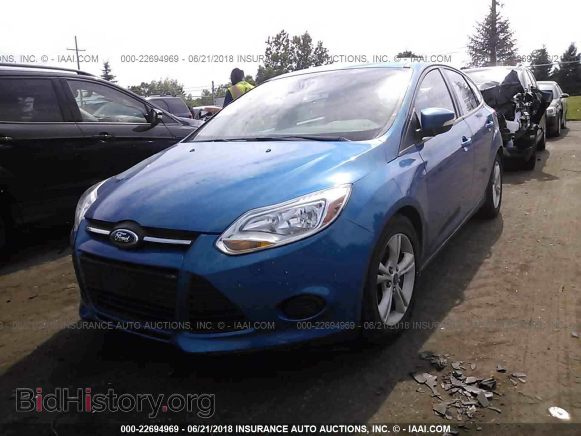 2014 Ford Focus - VIN: 1FADP3K2XEL450702 - Photo 2