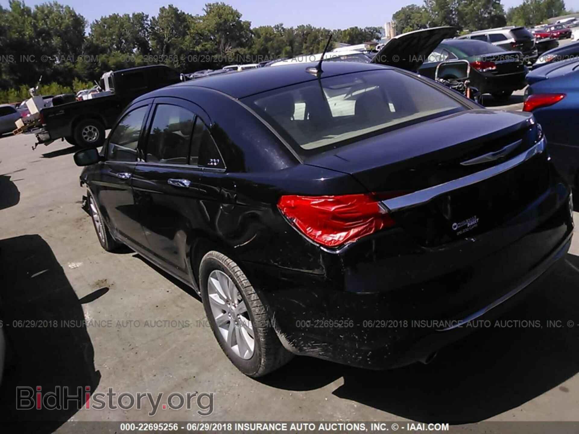 2013 Chrysler 200 - VIN: 1C3CCBCG9DN683709 - Фото 3