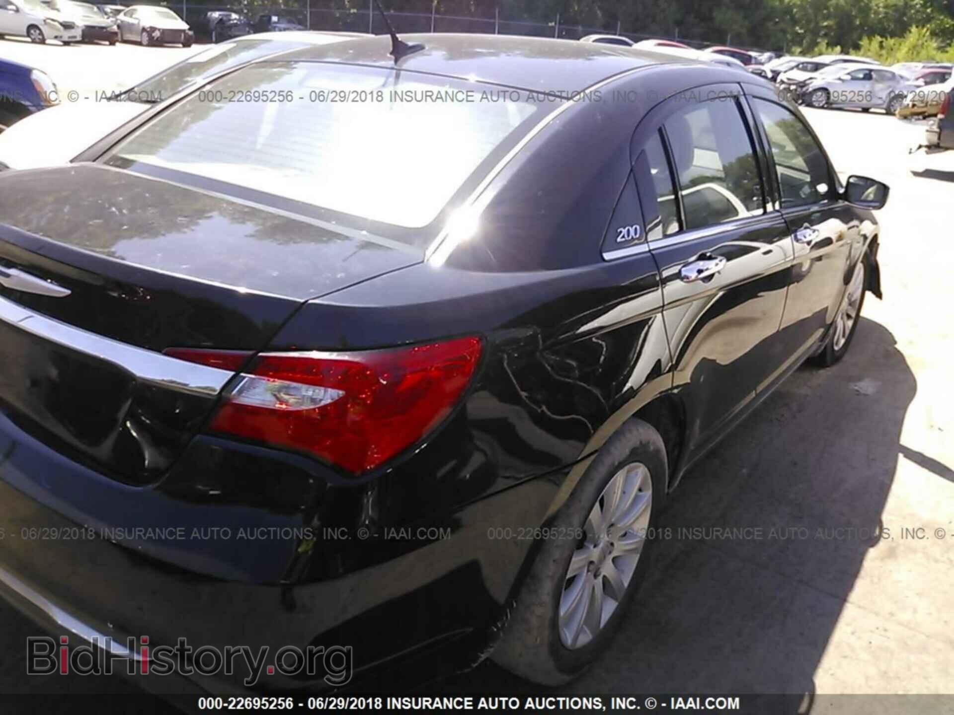 2013 Chrysler 200 - VIN: 1C3CCBCG9DN683709 - Фото 4