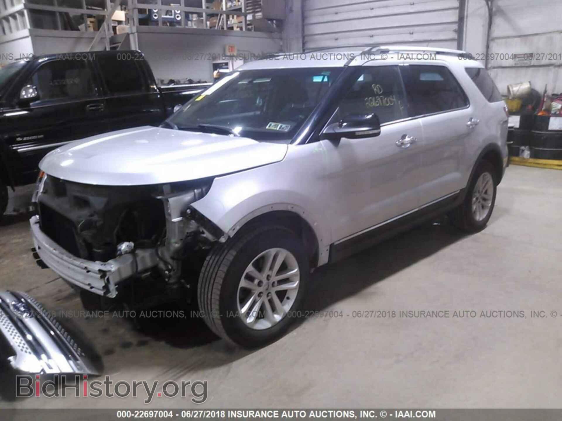 2011 Ford Explorer - VIN: 1FMHK8D85BGA53441 - Фото 2